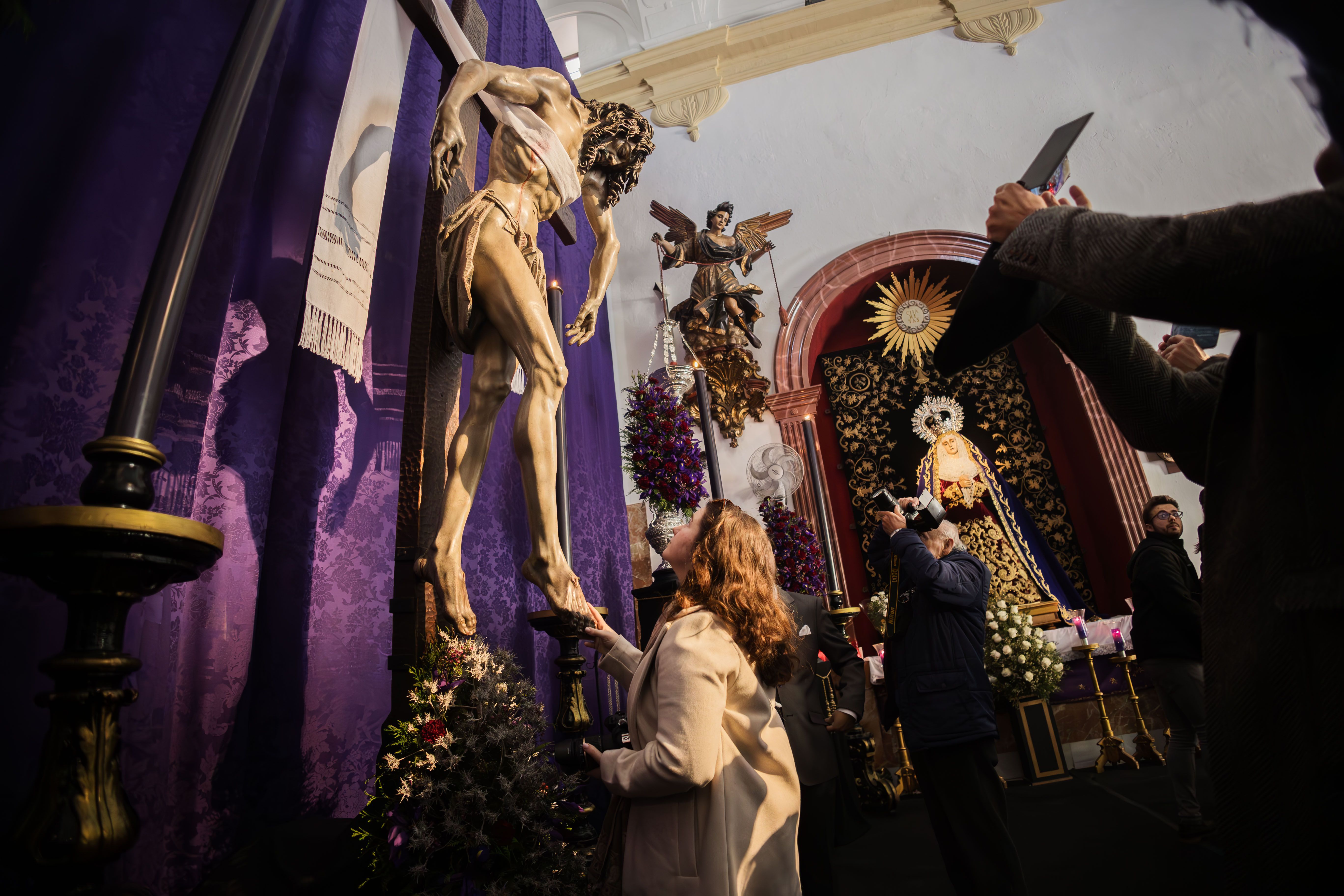 Besapiés del Sagrado Descendimiento de Nuestro Señor Jesucristo.