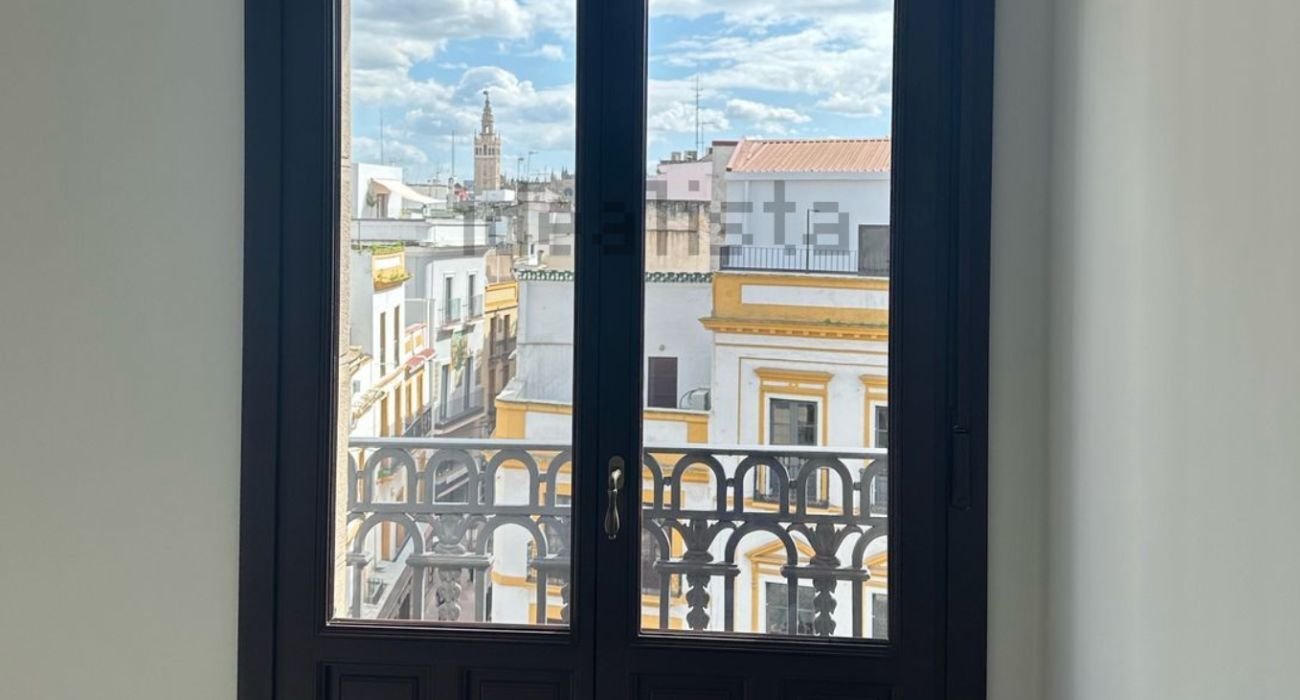 El balcón que se alquila por un precio desorbitado en Sevilla.