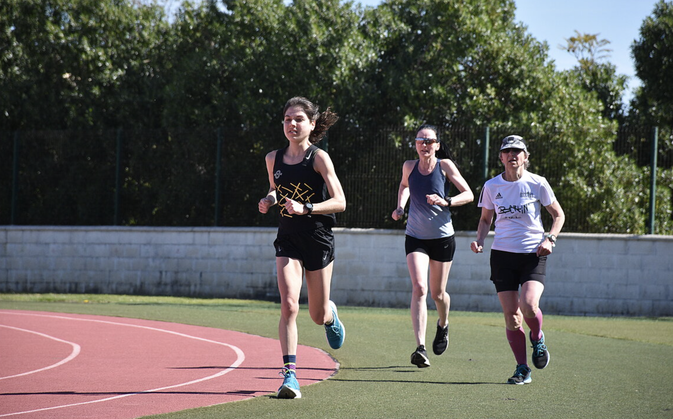 Deportistas entrenando en instalaciones deportivas de Chiclana. Deportistas entrenando en instalaciones deportivas de Chiclana.