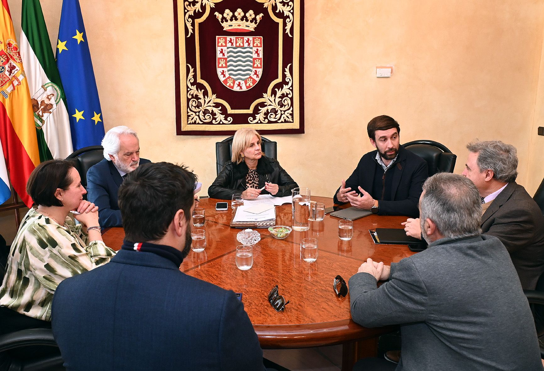 El encuentro en el Ayuntamiento de Jerez con los Jóvenes Empresarios de Cádiz.