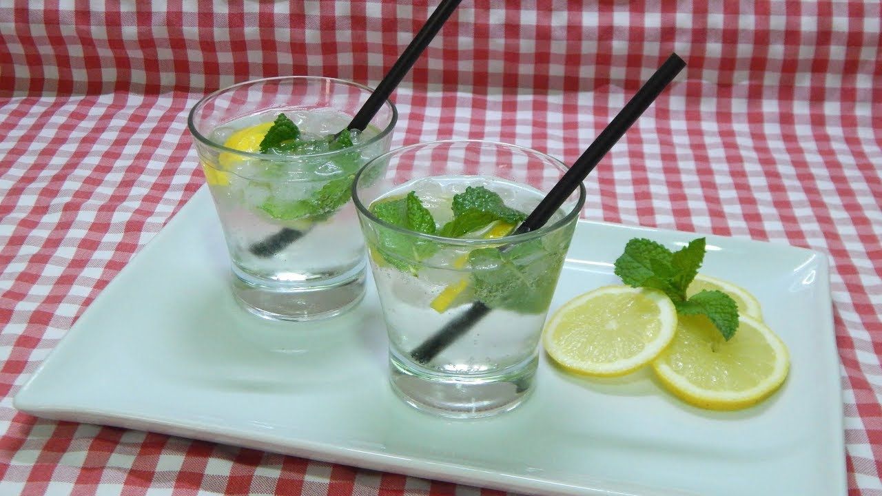 Vasos de rebujito, uno de los tres combinados elaborados con Vinos de Jerez para disfrutar en verano.