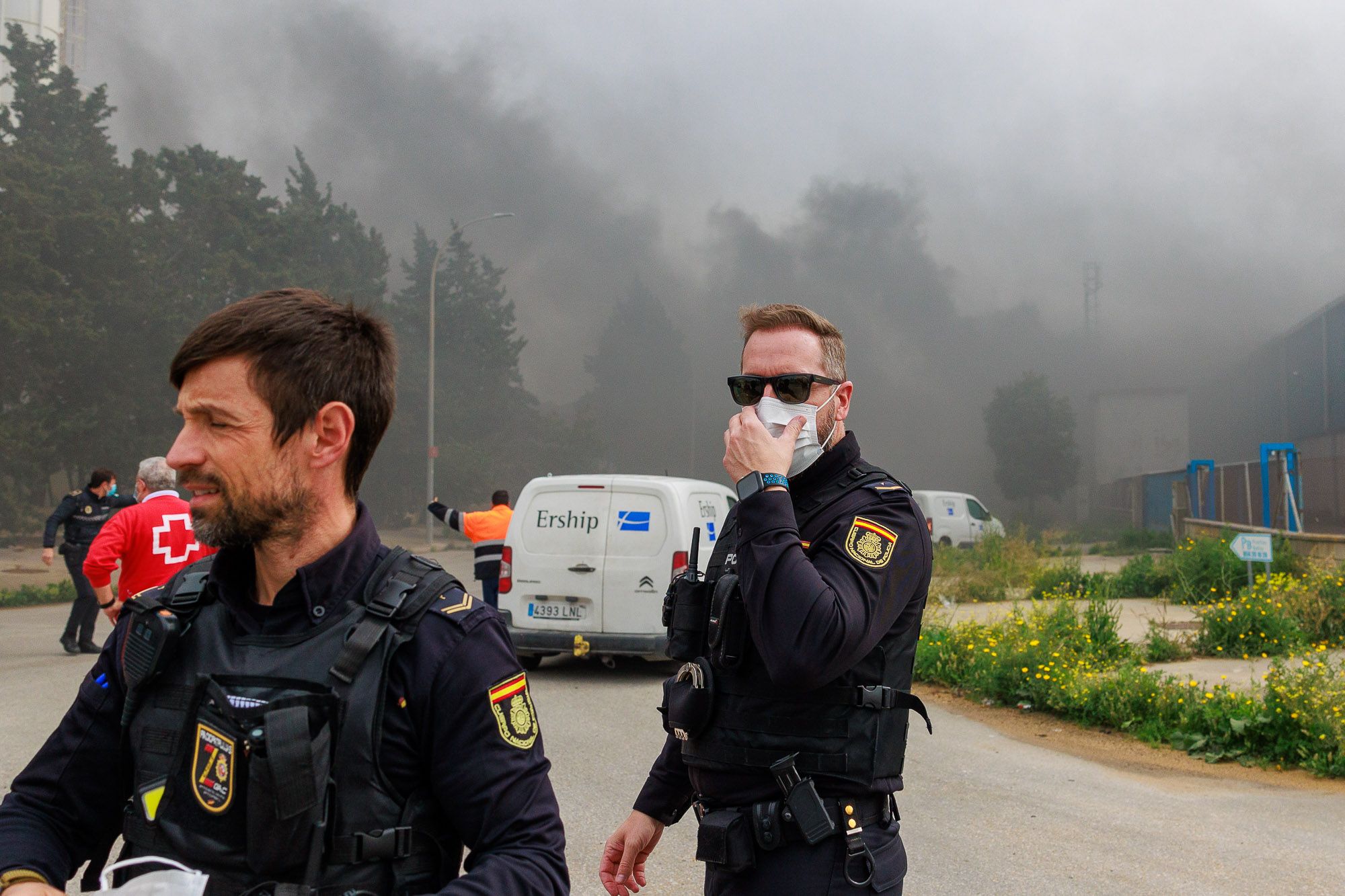 El incendio de una nave en Puerto Real, en imágenes.