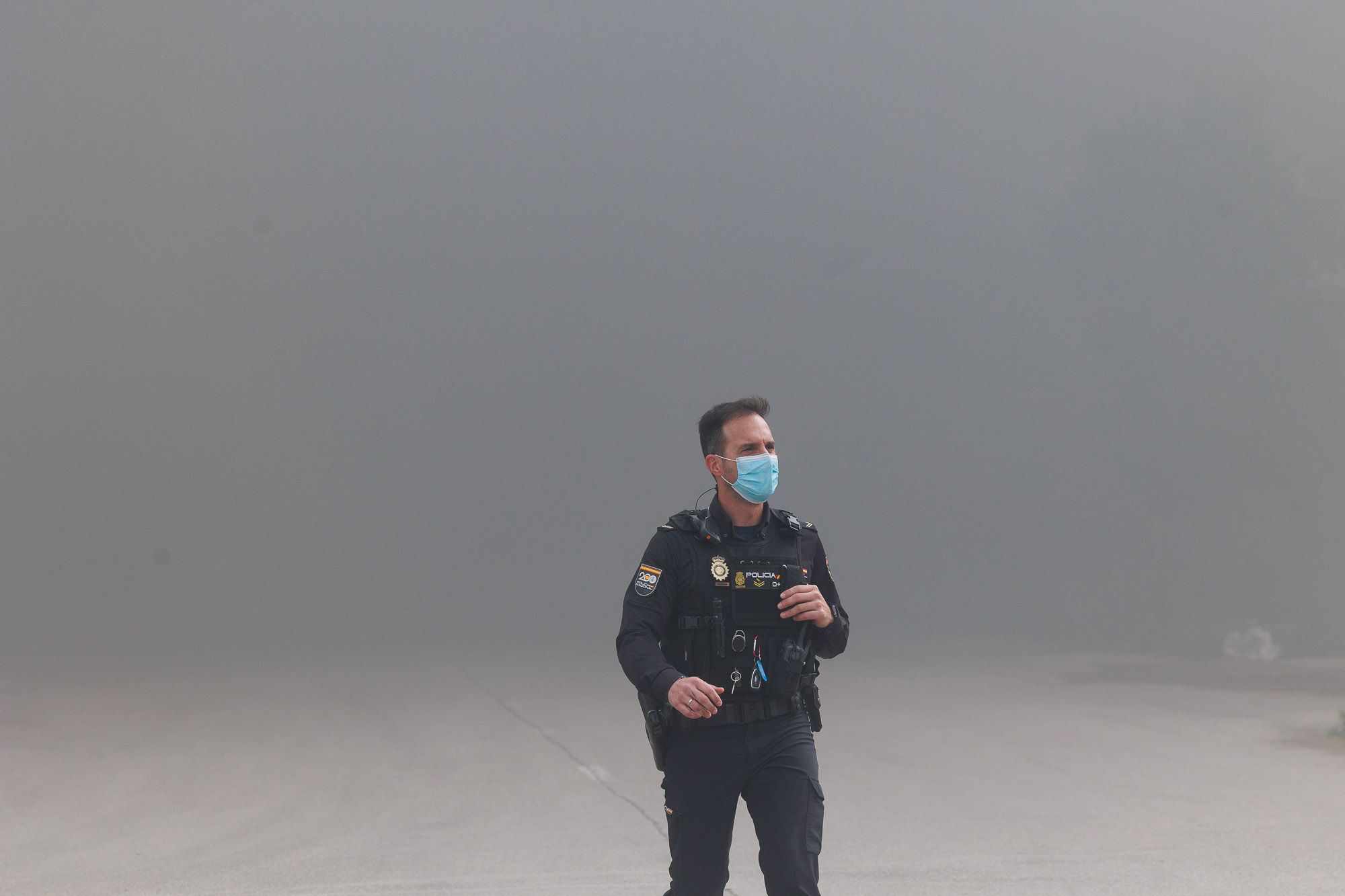 El incendio de una nave en Puerto Real, en imágenes.