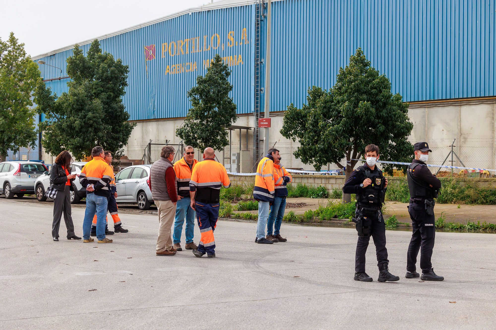 El incendio de una nave en Puerto Real, en imágenes.