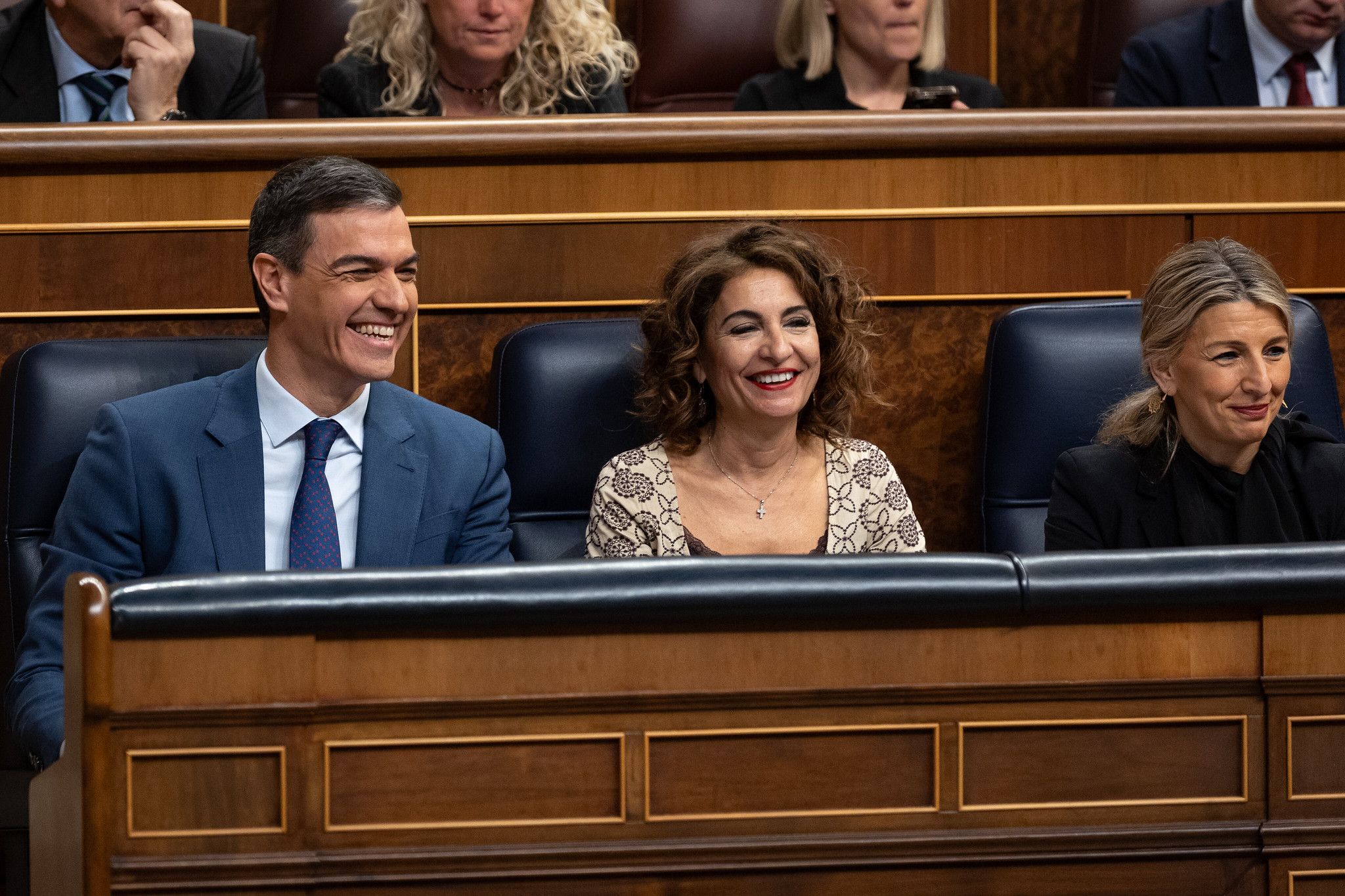 Pedro Sánchez junto a María Jesús Montero y Yolanda Díaz en el Congreso.