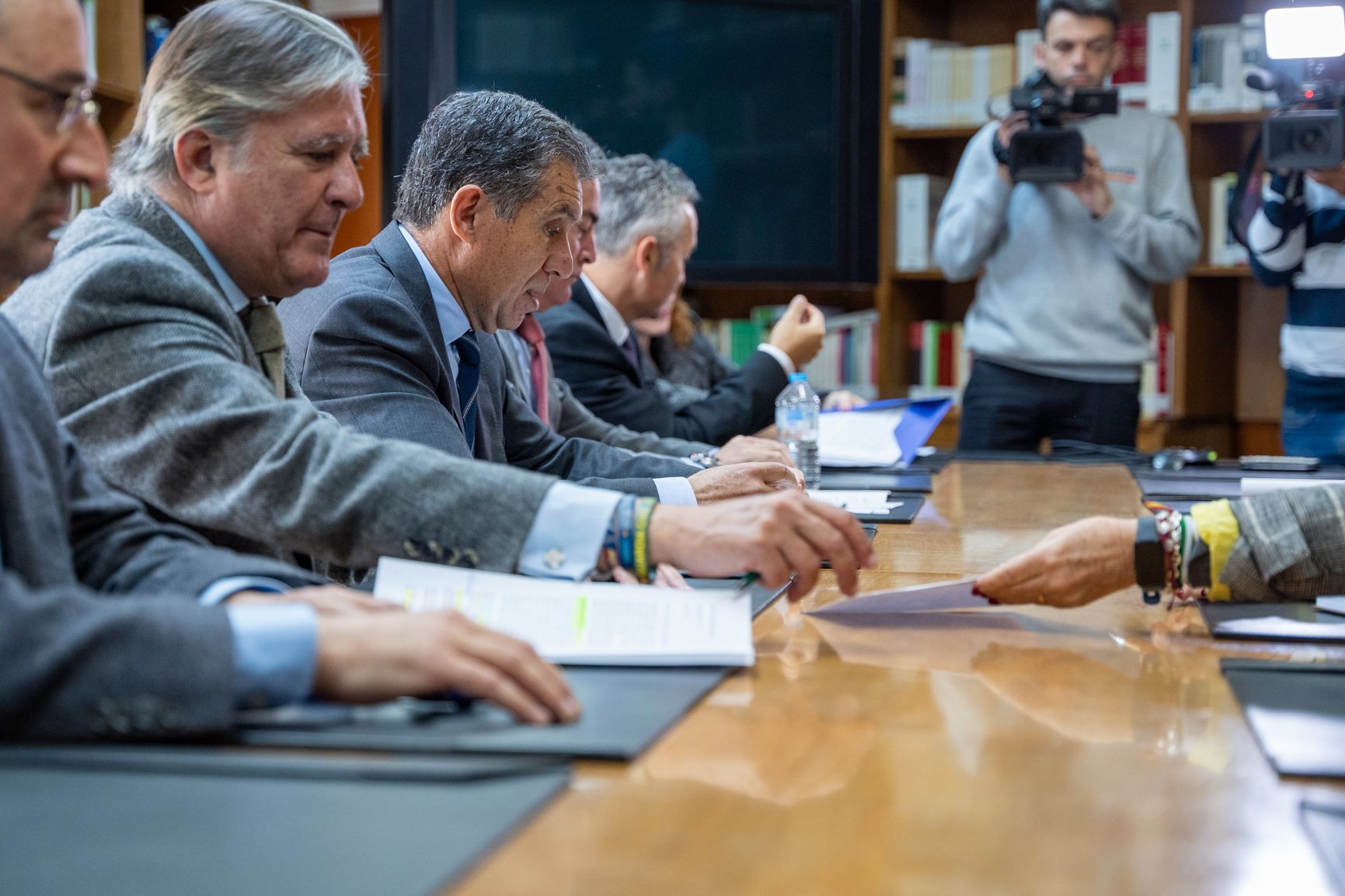 El presidente del TSJA, Lorenzo del Río, en una rueda de prensa en Cádiz, en una imagen de archivo. El presidente del TSJA, Lorenzo del Río, en una rueda de prensa en Cádiz, en una imagen de archivo.