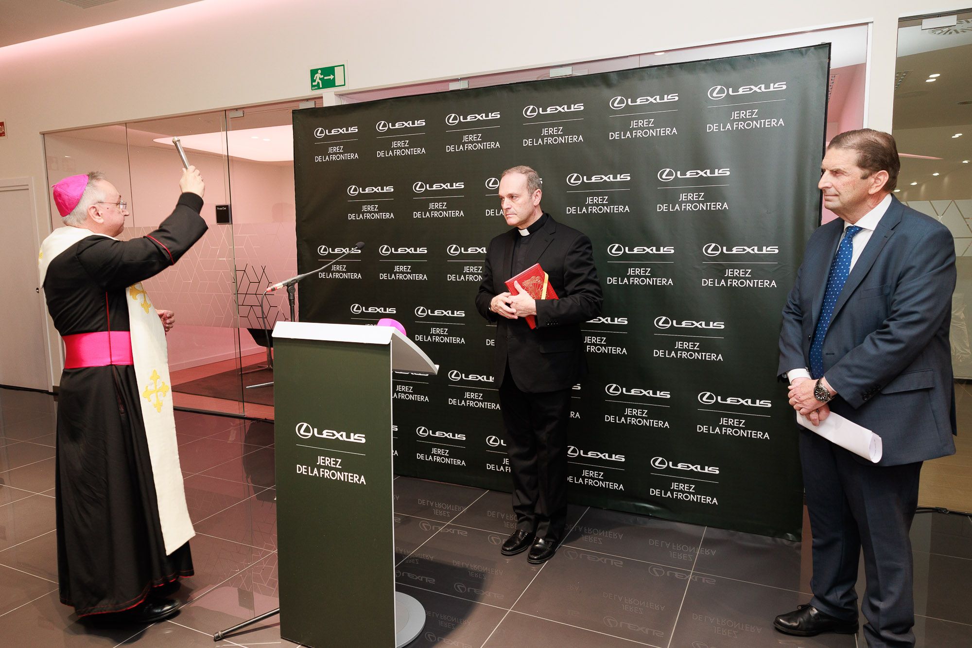 El acto de inauguración del concesionario de Lexus en Jerez, en imágenes.