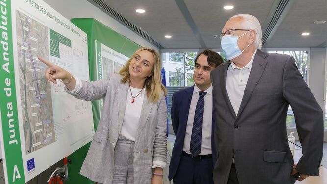 La consejera de Fomento, Marifran Carazo, y el viceconsejero Jaime Raynaud. FOTO: CONSEJERÍA DE FOMENTO La consejera de Fomento, Marifran Carazo, y el viceconsejero Jaime Raynaud. FOTO: CONSEJERÍA DE FOMENTO