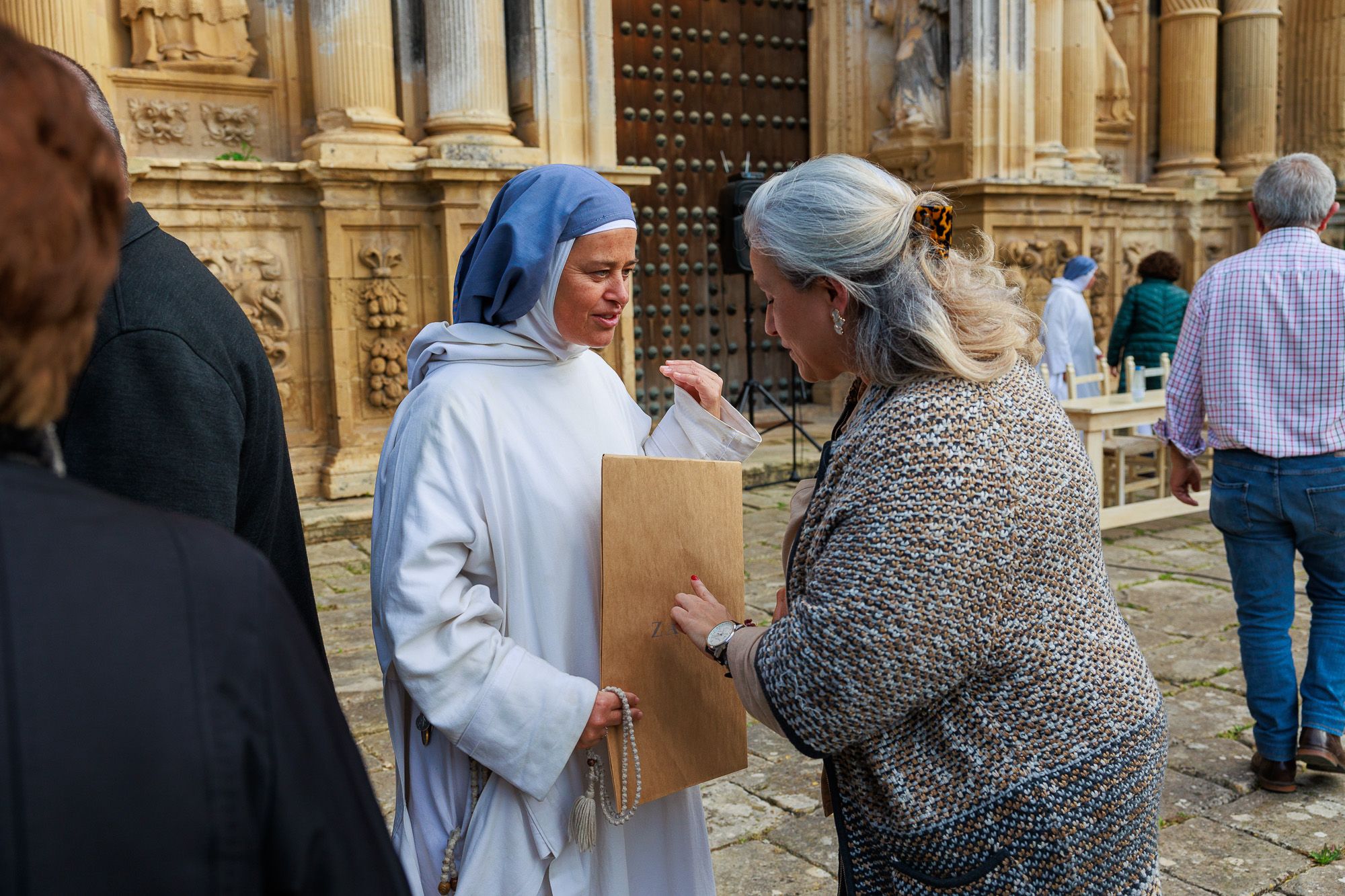 El emocionante adiós de las Hermanas de Belén en La Cartuja de Jerez, en imágenes. El emocionante adiós de las Hermanas de Belén en La Cartuja de Jerez, en imágenes.