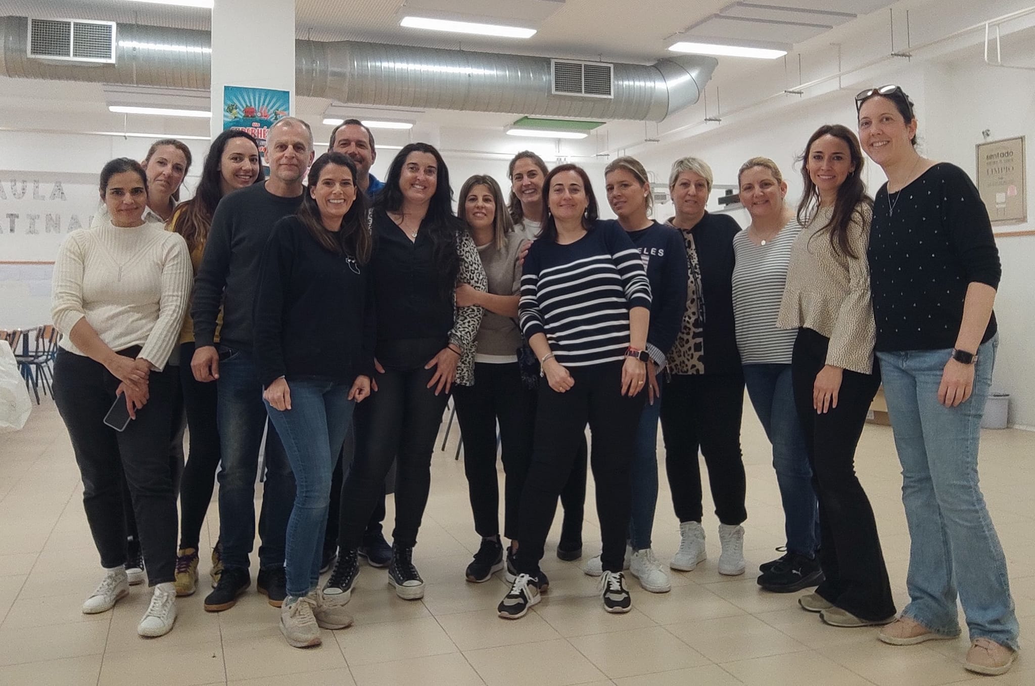 El colegio San José Obrero prepara casi 400 bocadillos. El colegio San José Obrero prepara casi 400 bocadillos.