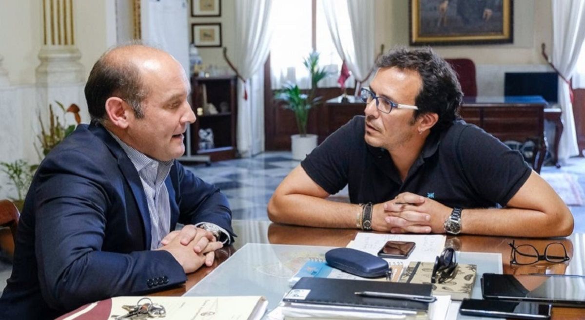 Juancho Ortiz y José María González, en una reunión meses atrás. FOTO: Ayto. Cádiz