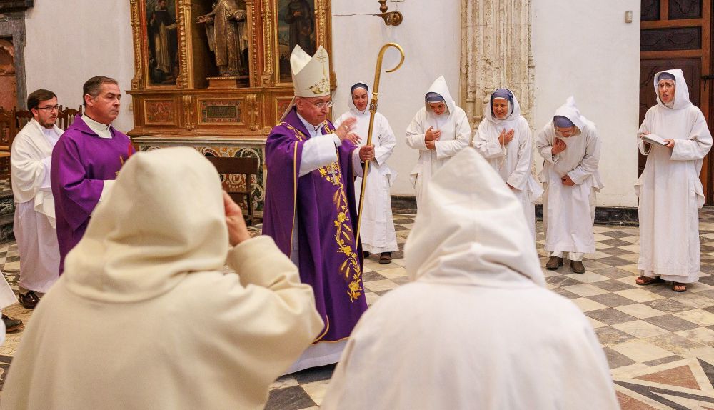 La despedida de las Hermanas de Belén de la Cartuja 