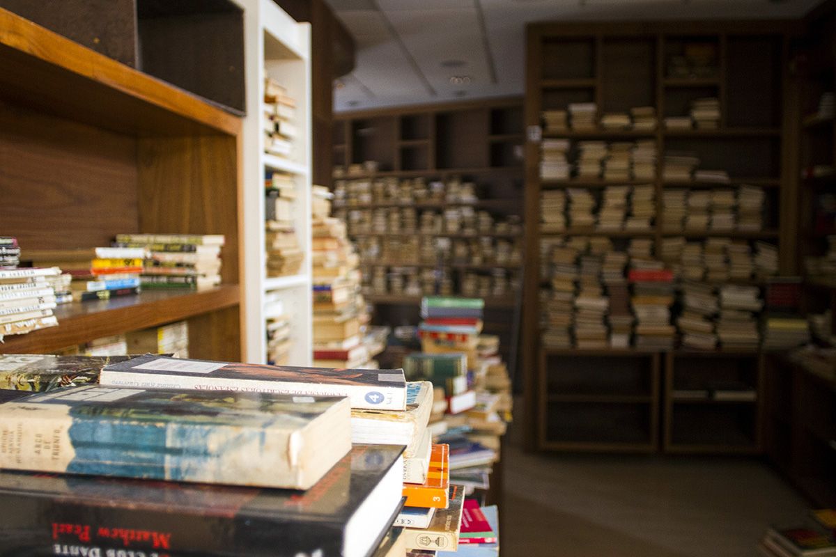 Interior de la librería de viejo Planeta Zócar, en Jerez, en una imagen retrospectiva.