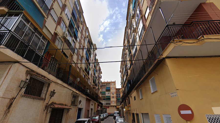 La calle de Vélez-Málaga donde una madre fue apuñalada por su hijo.