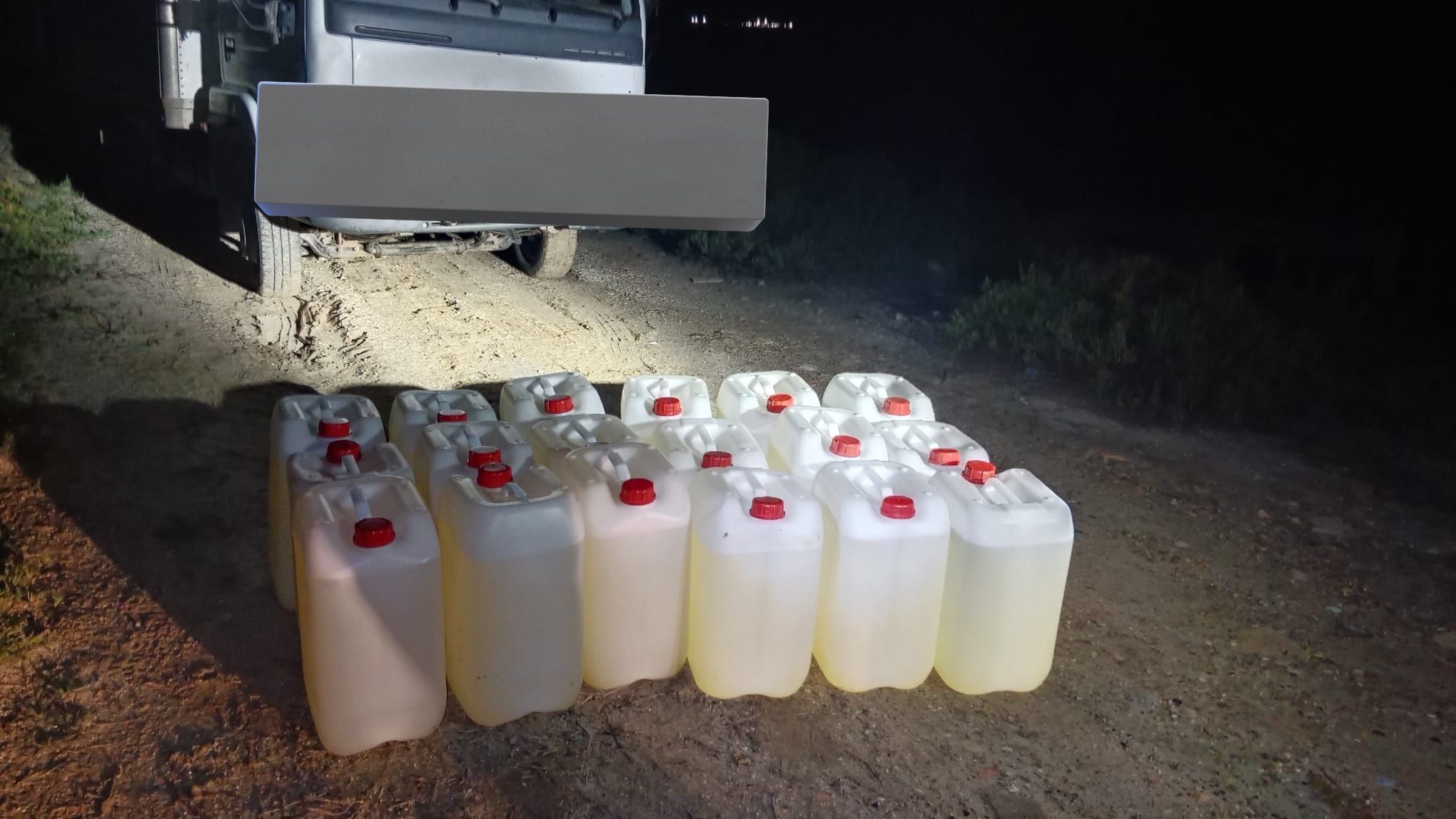 Combustible para narcolanchas interceptado en Chiclana.