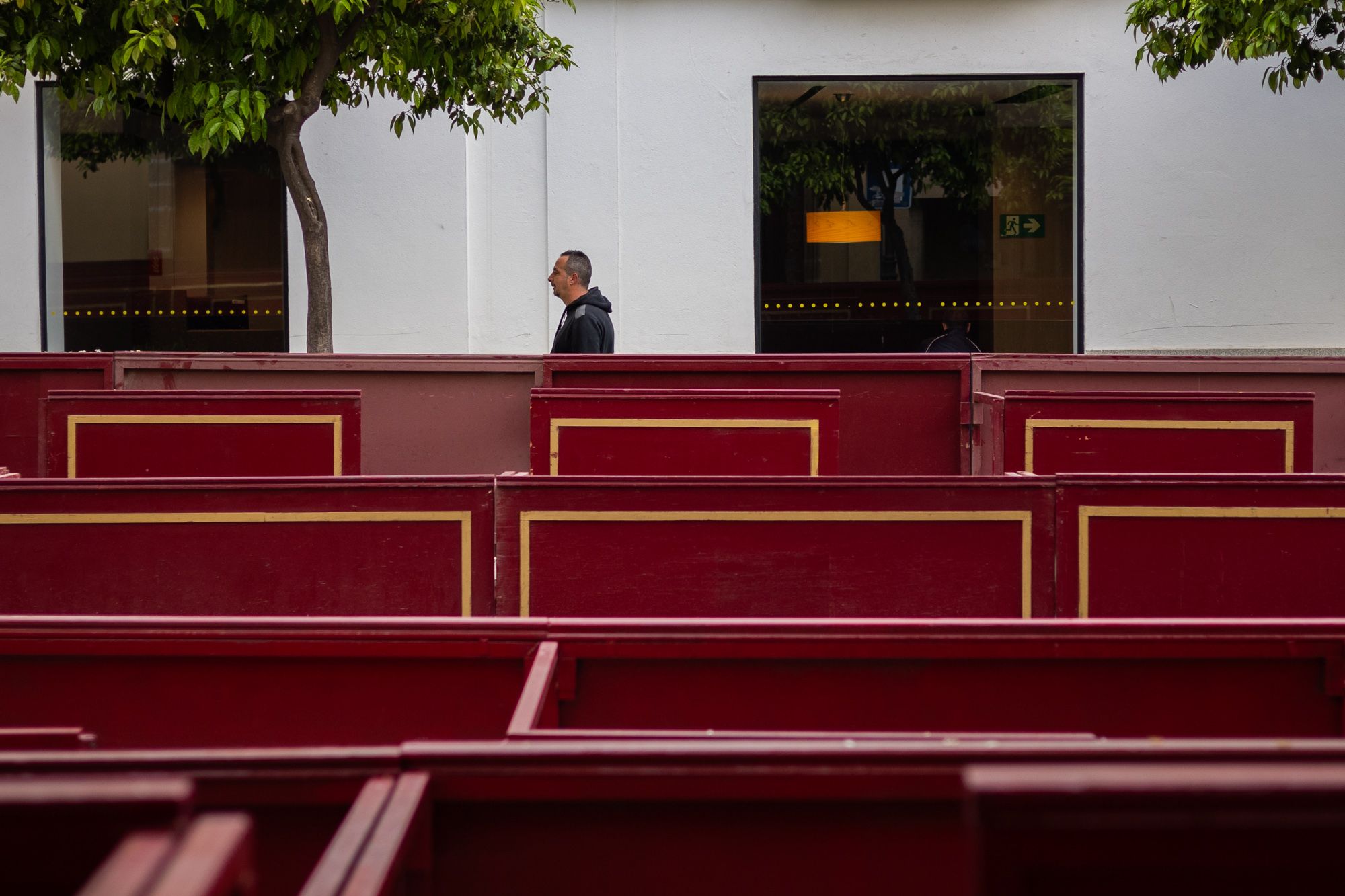 Montaje de palcos para la Semana Santa de Jerez.