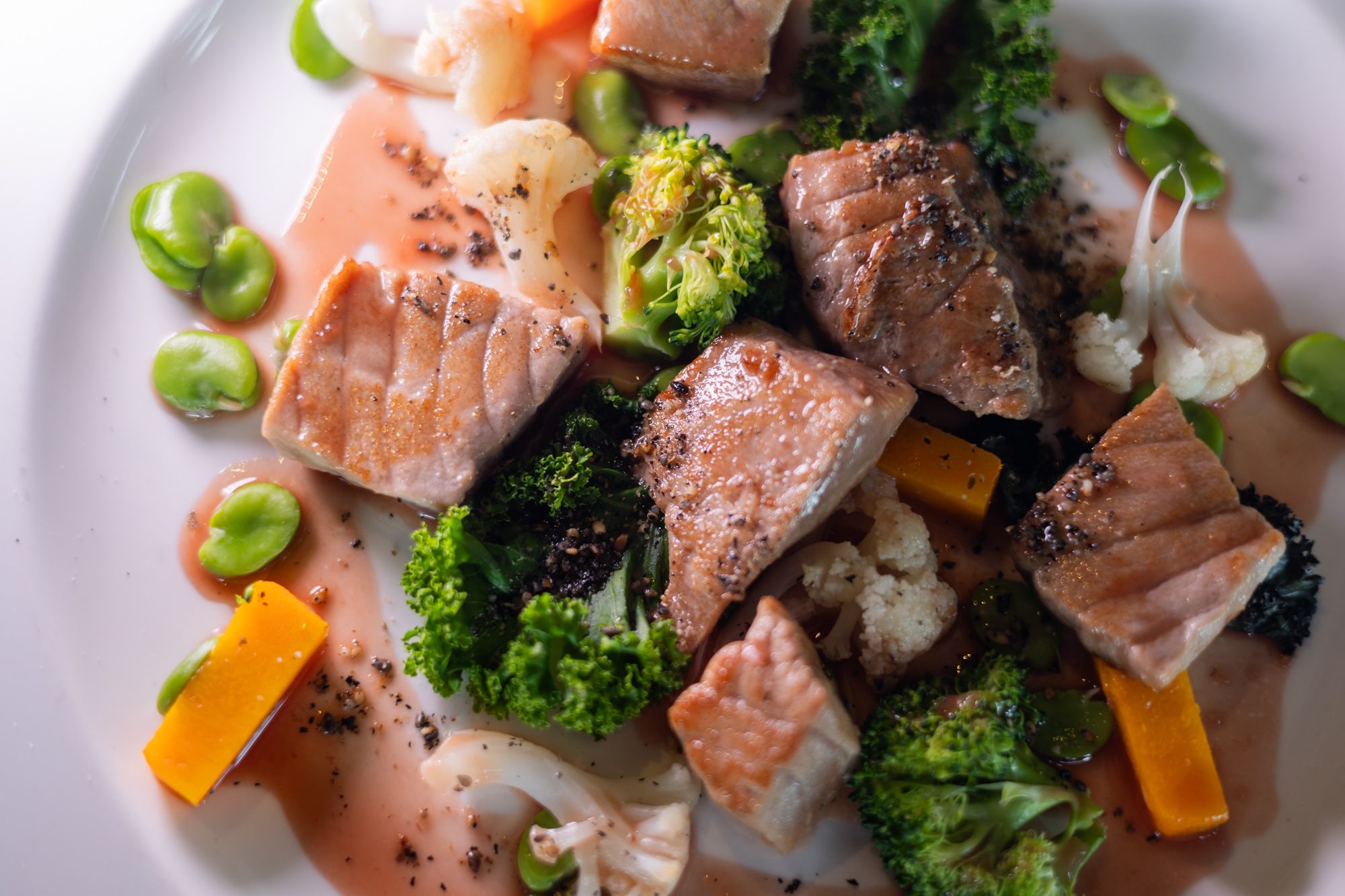 Taquitos de Atún y verduras con salsa de cítricos