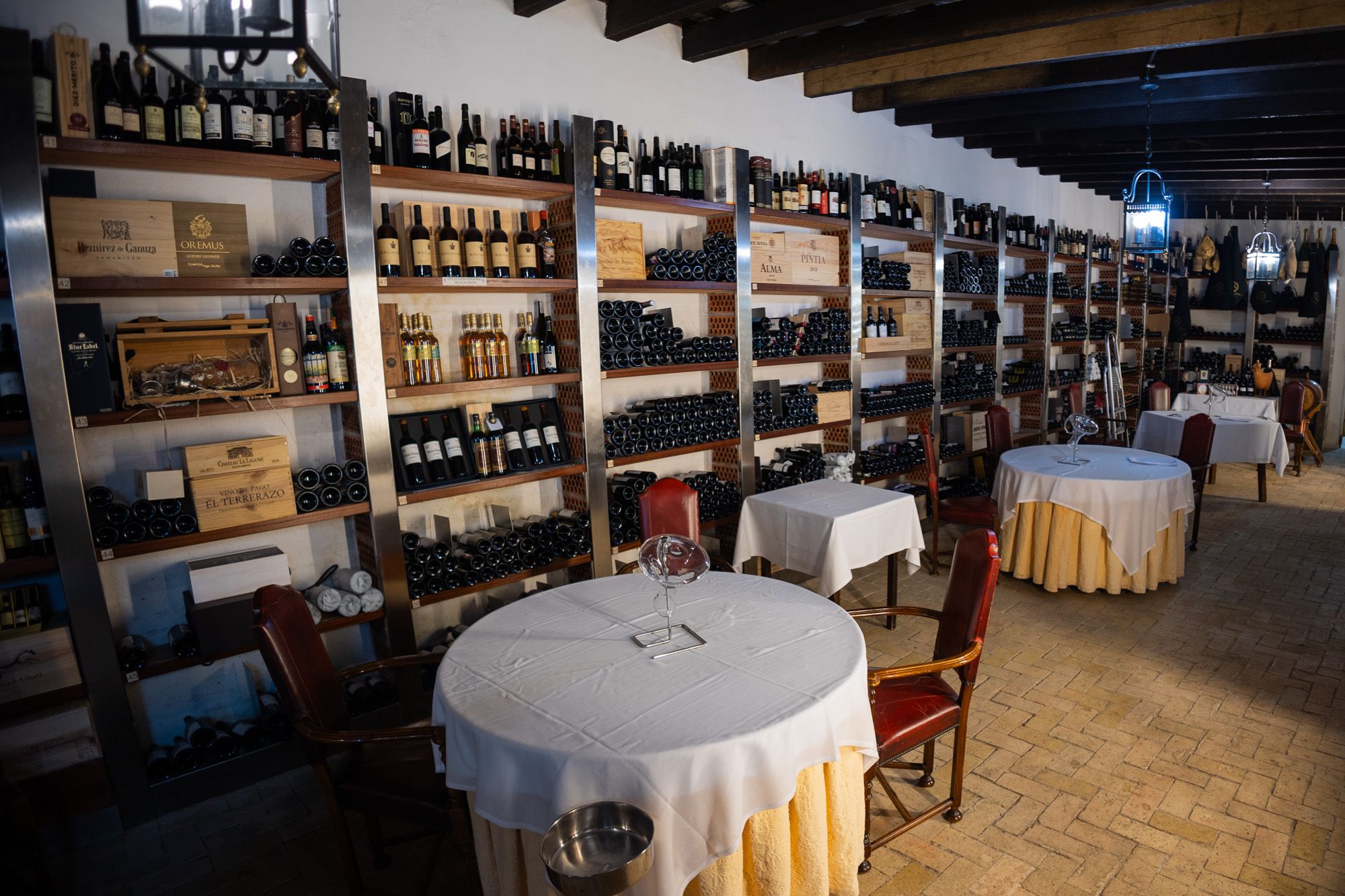 Bodega dentro del restaurante