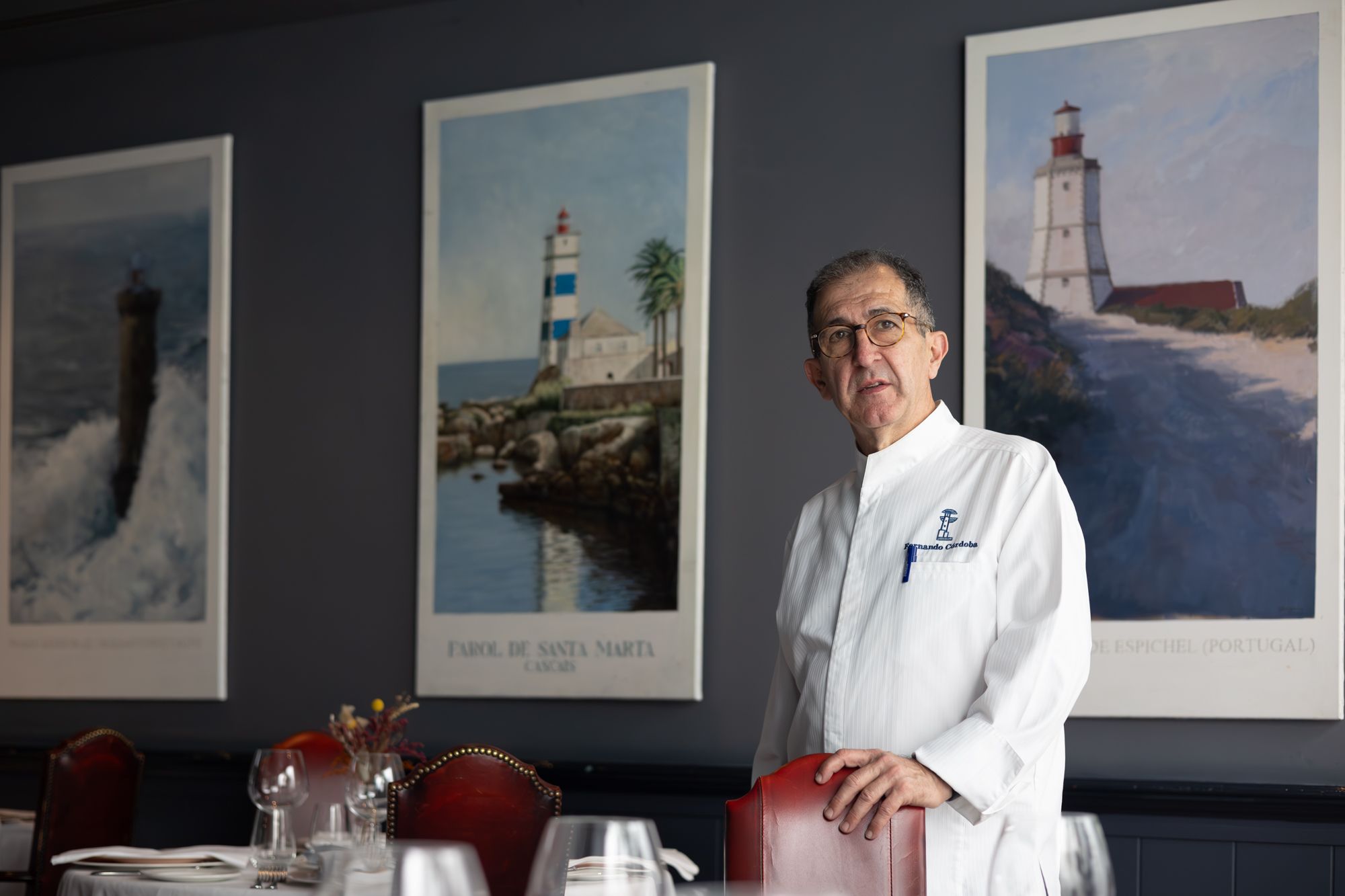 Fernando Córdoba, chef y fundador de El Faro de El Puerto, en el conocido como "comedor de los faros".