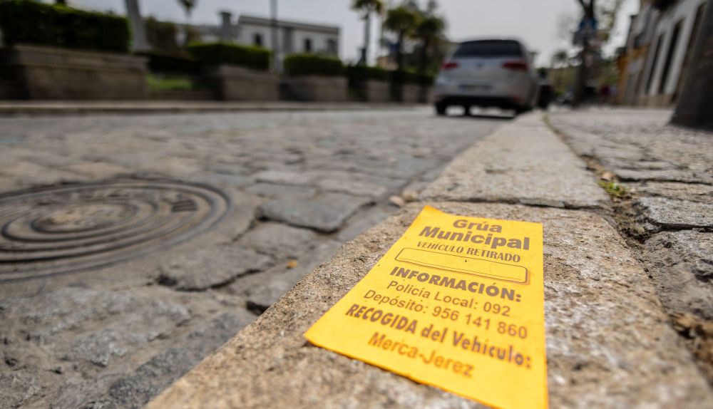 coche mal aparcados semana santa jerez 2