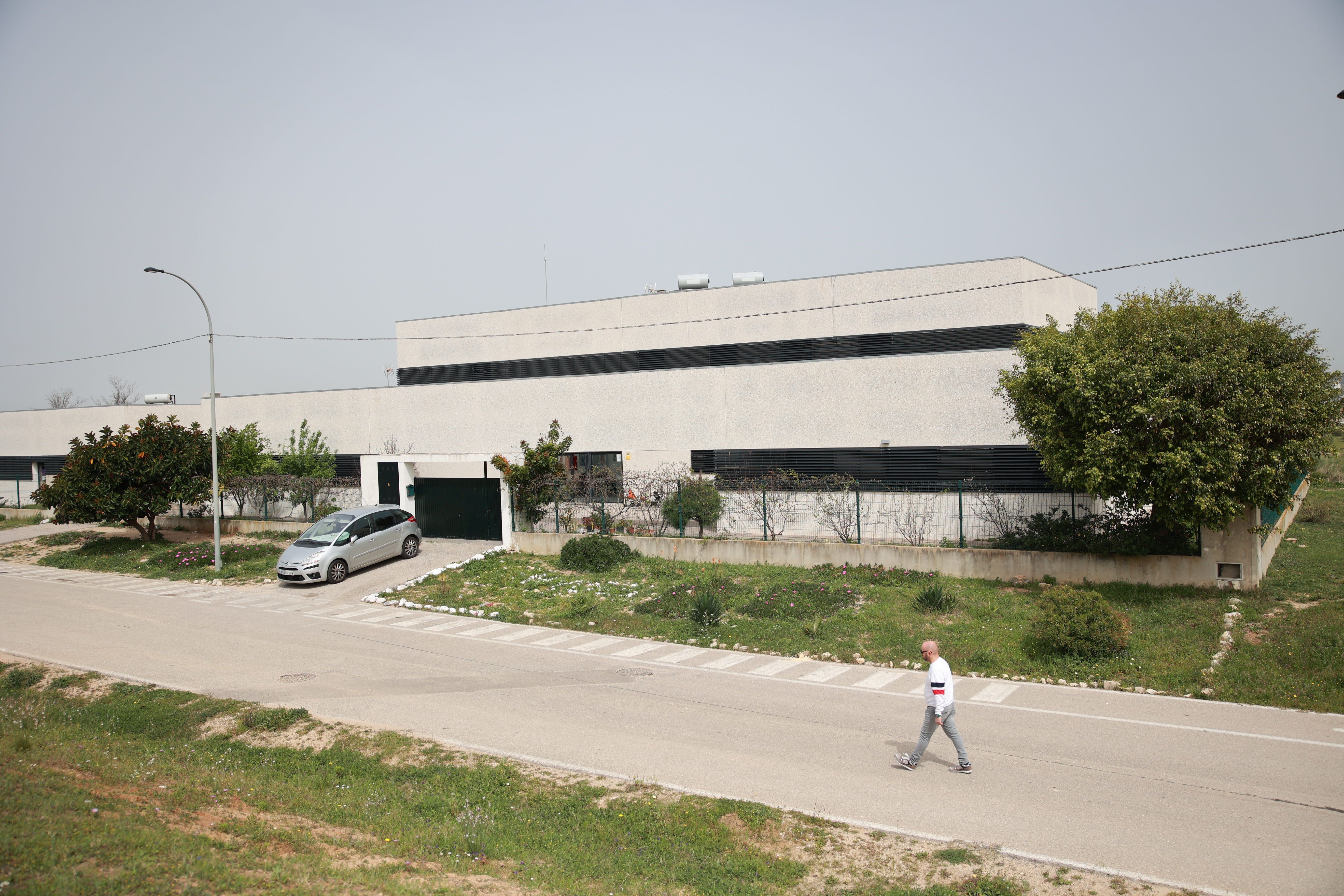 Edificio del centro de emergencia social en La Florida, en El Puerto, en una imagen reciente. Edificio del centro de emergencia social en La Florida, en El Puerto, en una imagen reciente.