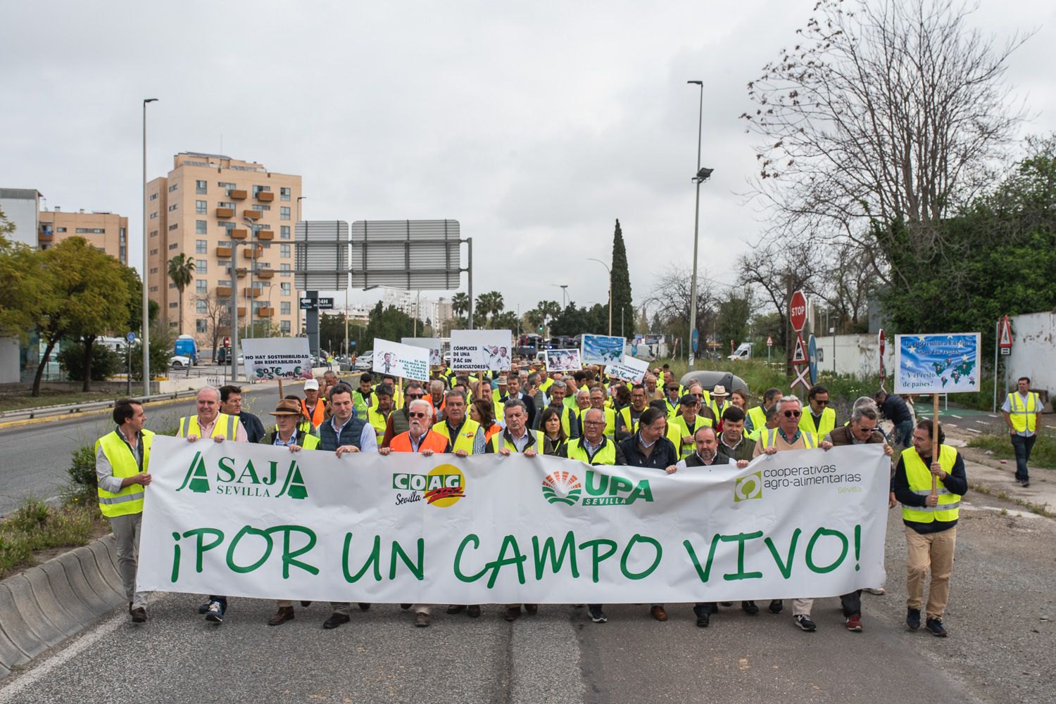 Manifestación de agricultores en el Puerto de Sevilla.