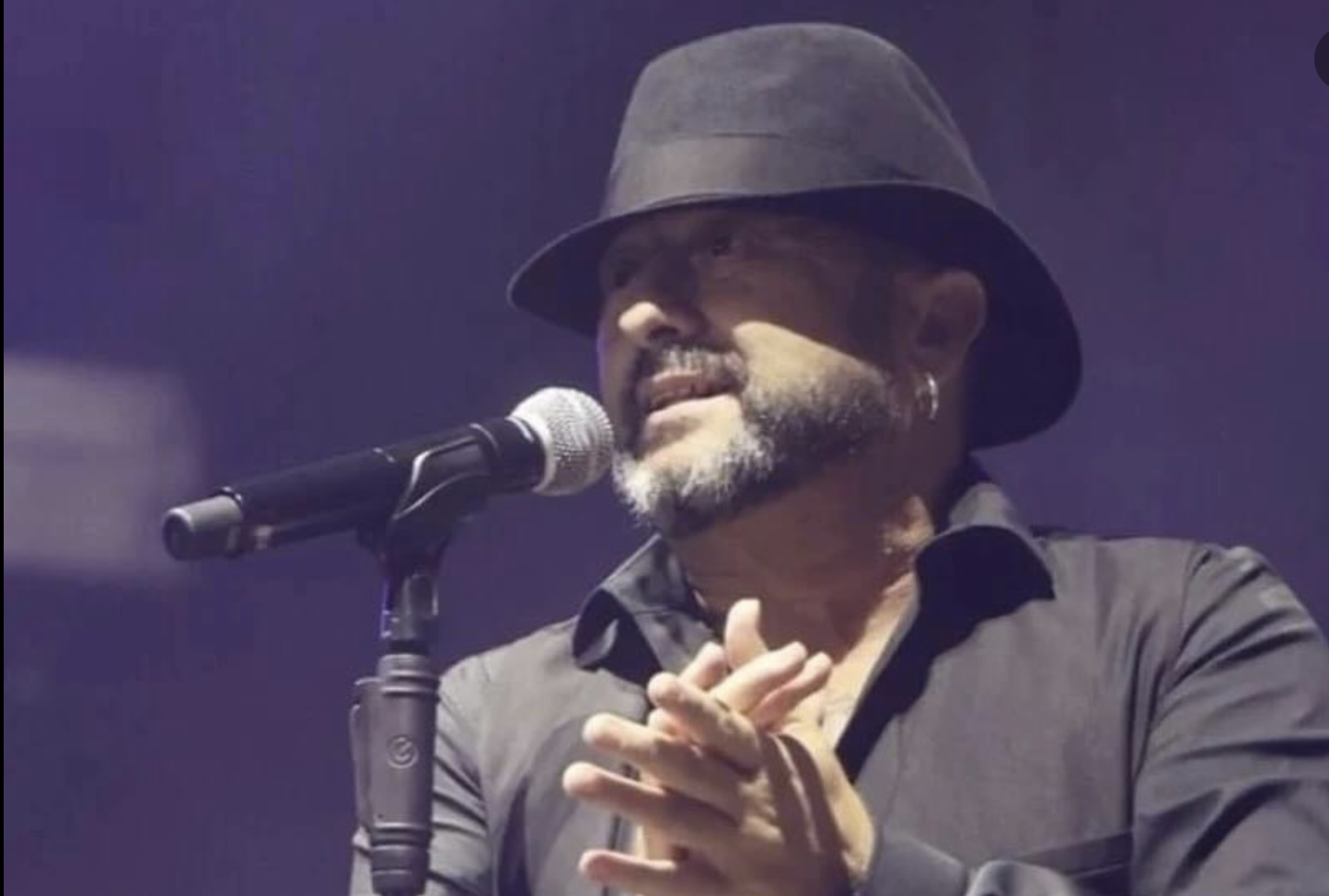 José Luis Figuereo, El Barrio, durante un concierto.
