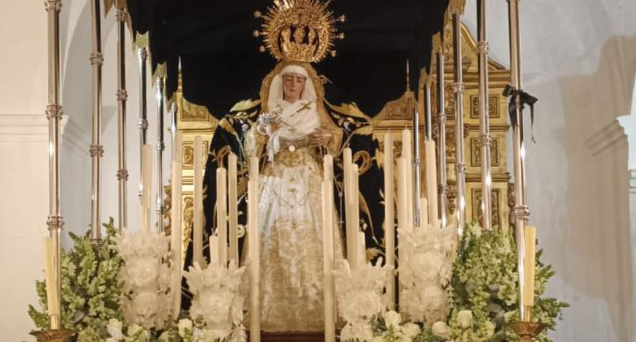 Nuestra Señora de los Dolores, en su paso de palio, en una imagen de una Semana Santa pasada.