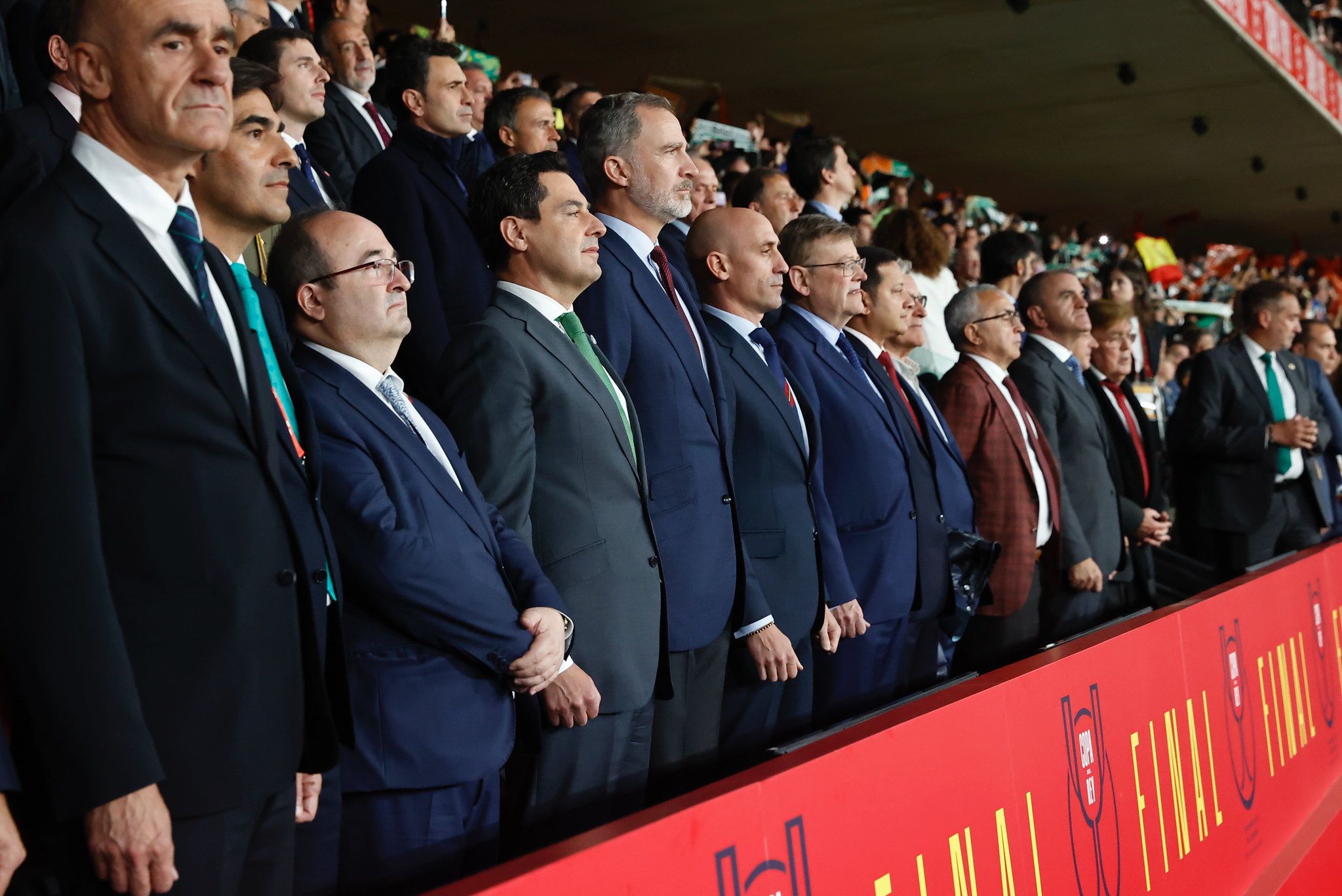 Una final de la Copa del Rey en Sevilla, con Antonio Muñoz, a la izquierda, en su etapa de alcalde.