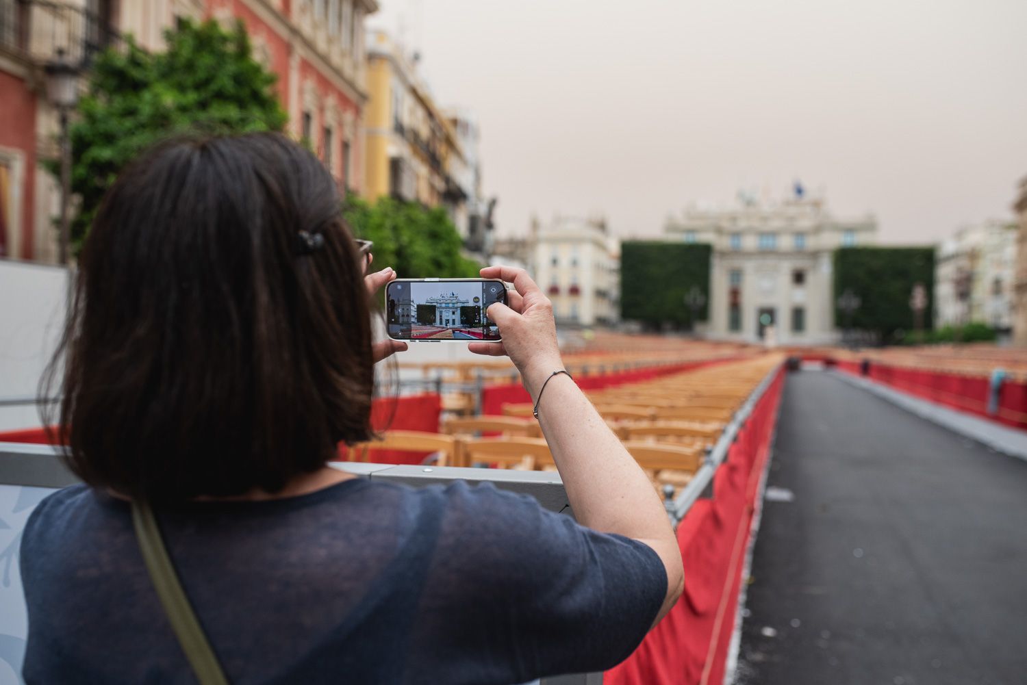 Sillas en la Carrera Oficial en Sevilla. Sillas en la Carrera Oficial en Sevilla.