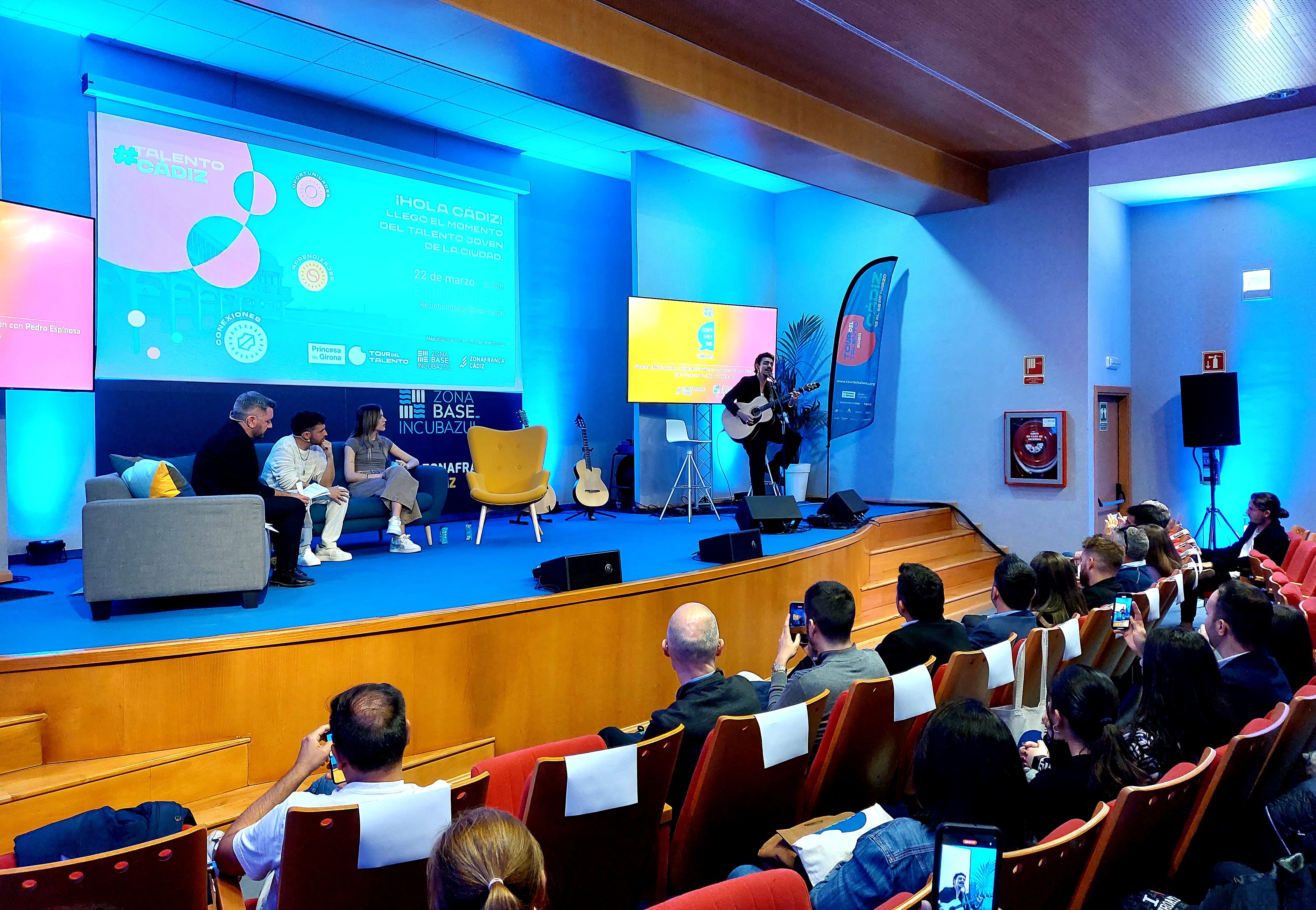 Desarrollo de una de las sesiones del evento en Zona Franca. 