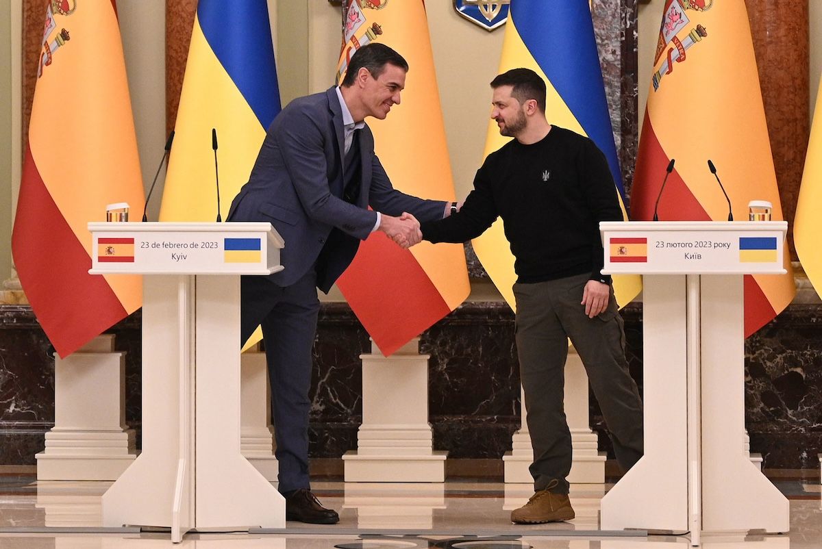 Pedro Sánchez, con el presidente ucraniano, Volodimir Zelenski, en una imagen de archivo.