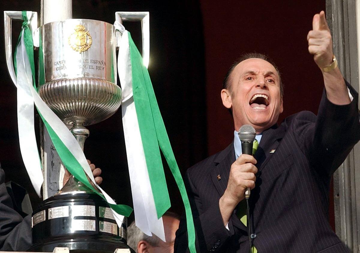 Lopera, en éxtasis, tras ganar la Copa del Rey en 2006.