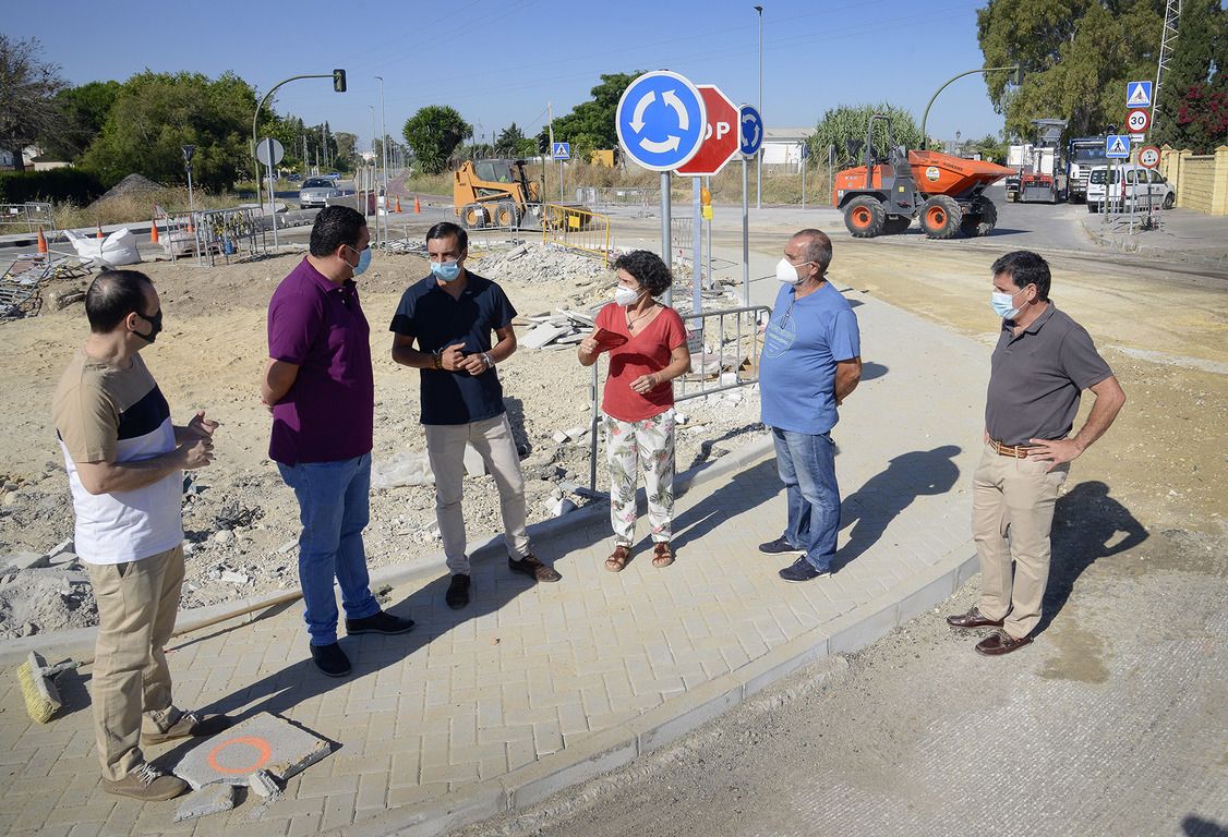 Un momento de la visita a las obras.