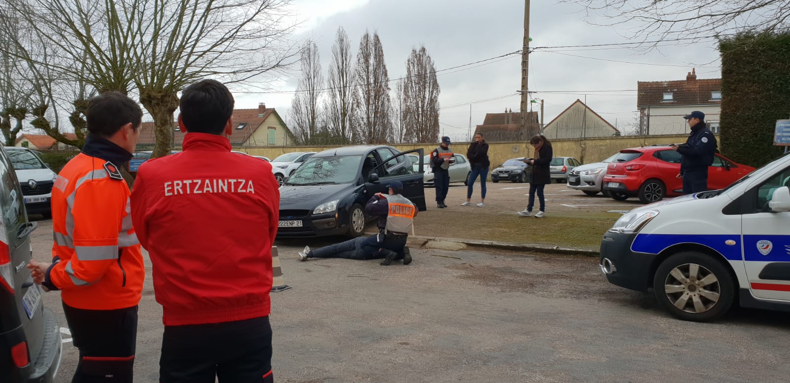 Ertzaintzas patrullando. FOTO: Ertzaintza