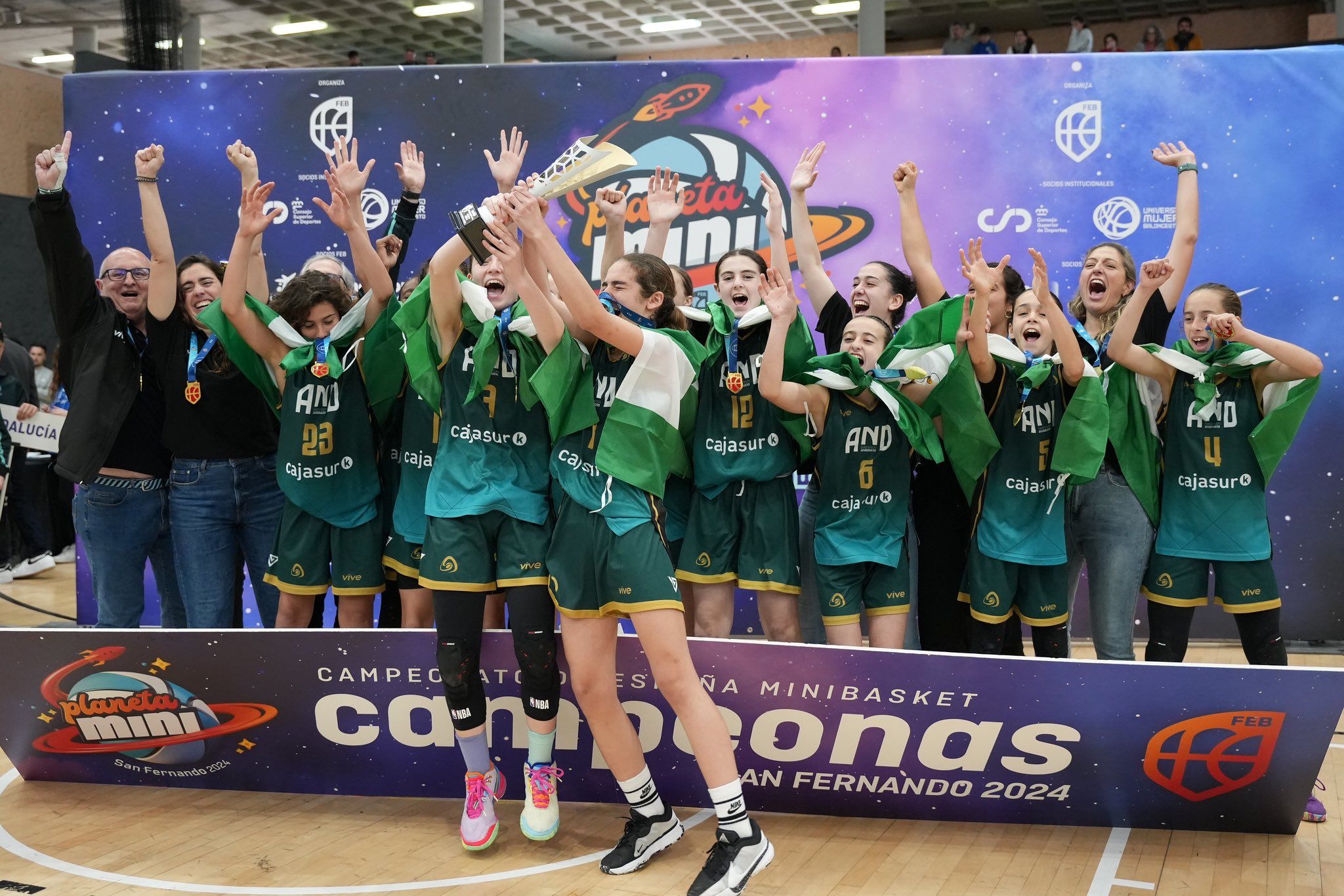 La selección de Andalucía ha hecho historia para el baloncesto de la comunidad al ganar el campeonato de España.