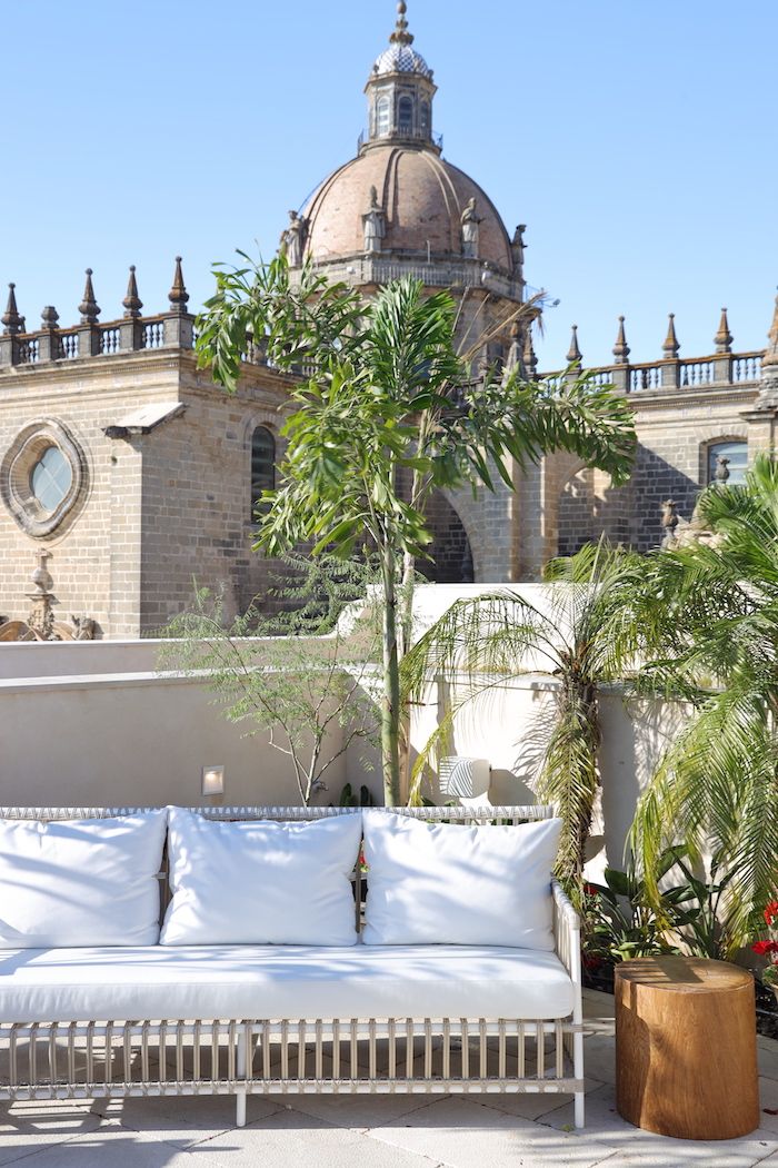 Bar_Terraza_La_Atalaya_con_Catedral_de_fondo