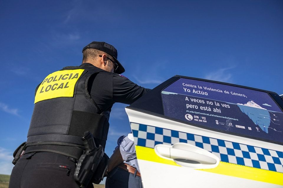 Detenido un hombre en Lebrija por diferentes robos durante el mes de marzo. Detenido un hombre en Lebrija por diferentes robos durante el mes de marzo.