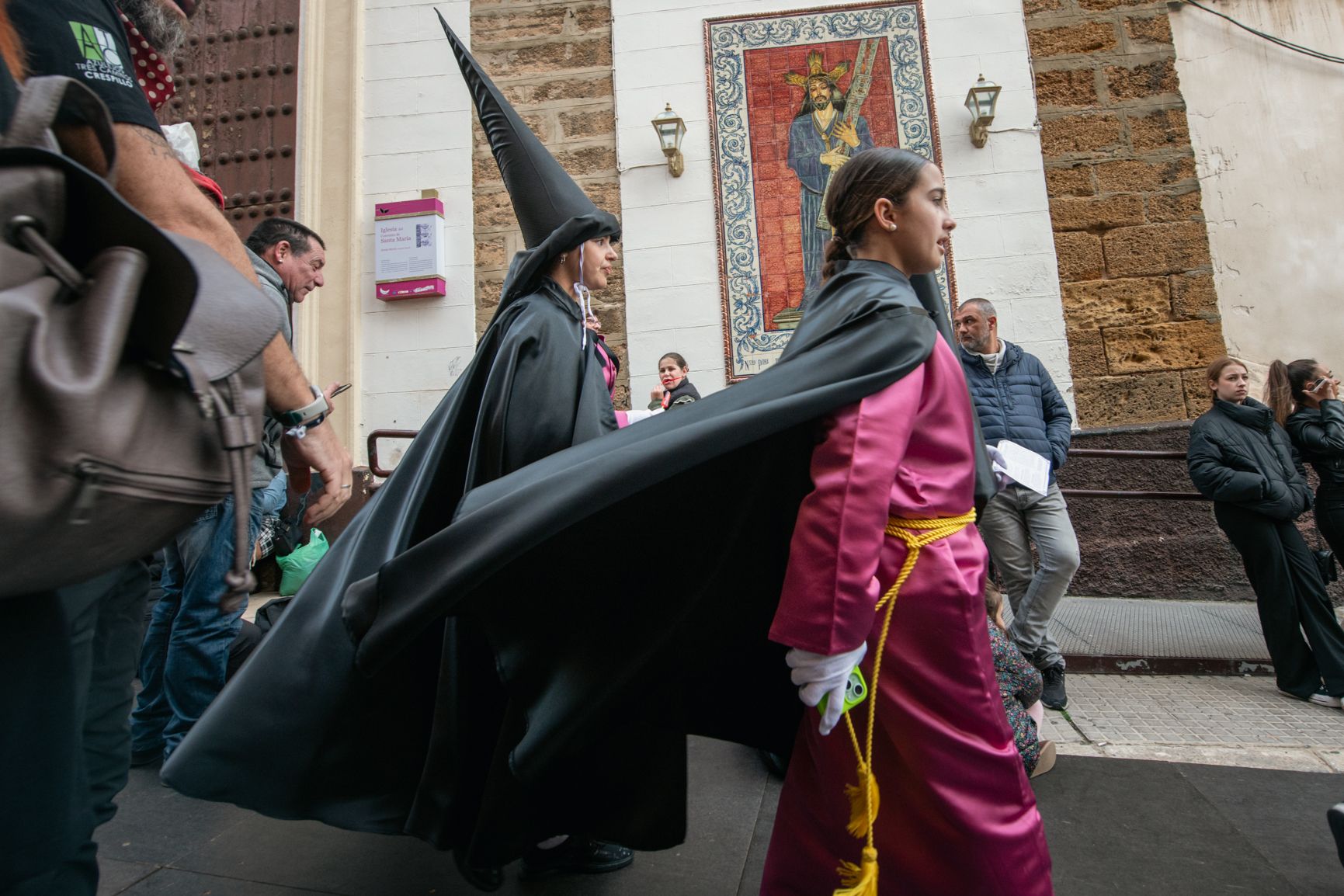las imágenes del Jueves Santo y la madrugá en Cádiz 