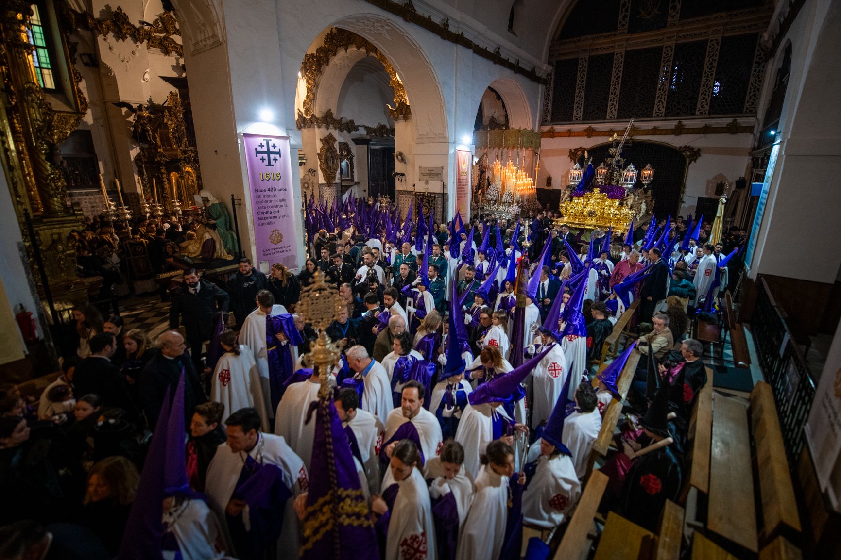 las imágenes del Jueves Santo y la madrugá en Cádiz 