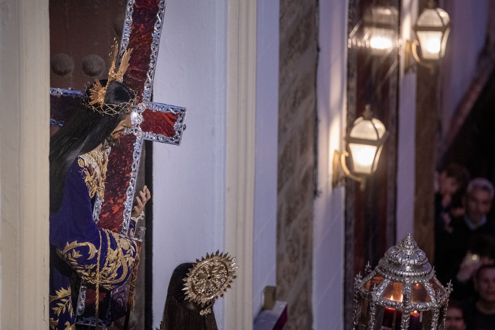 las imágenes del Jueves Santo y la madrugá en Cádiz 