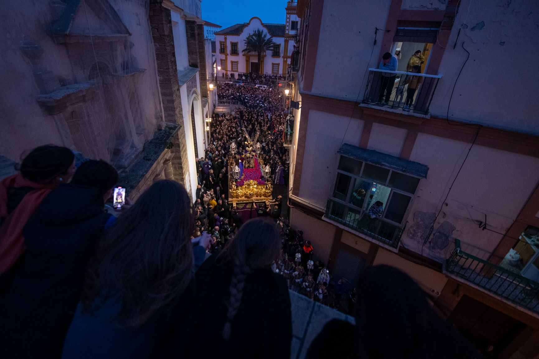 las imágenes del Jueves Santo y la madrugá en Cádiz 