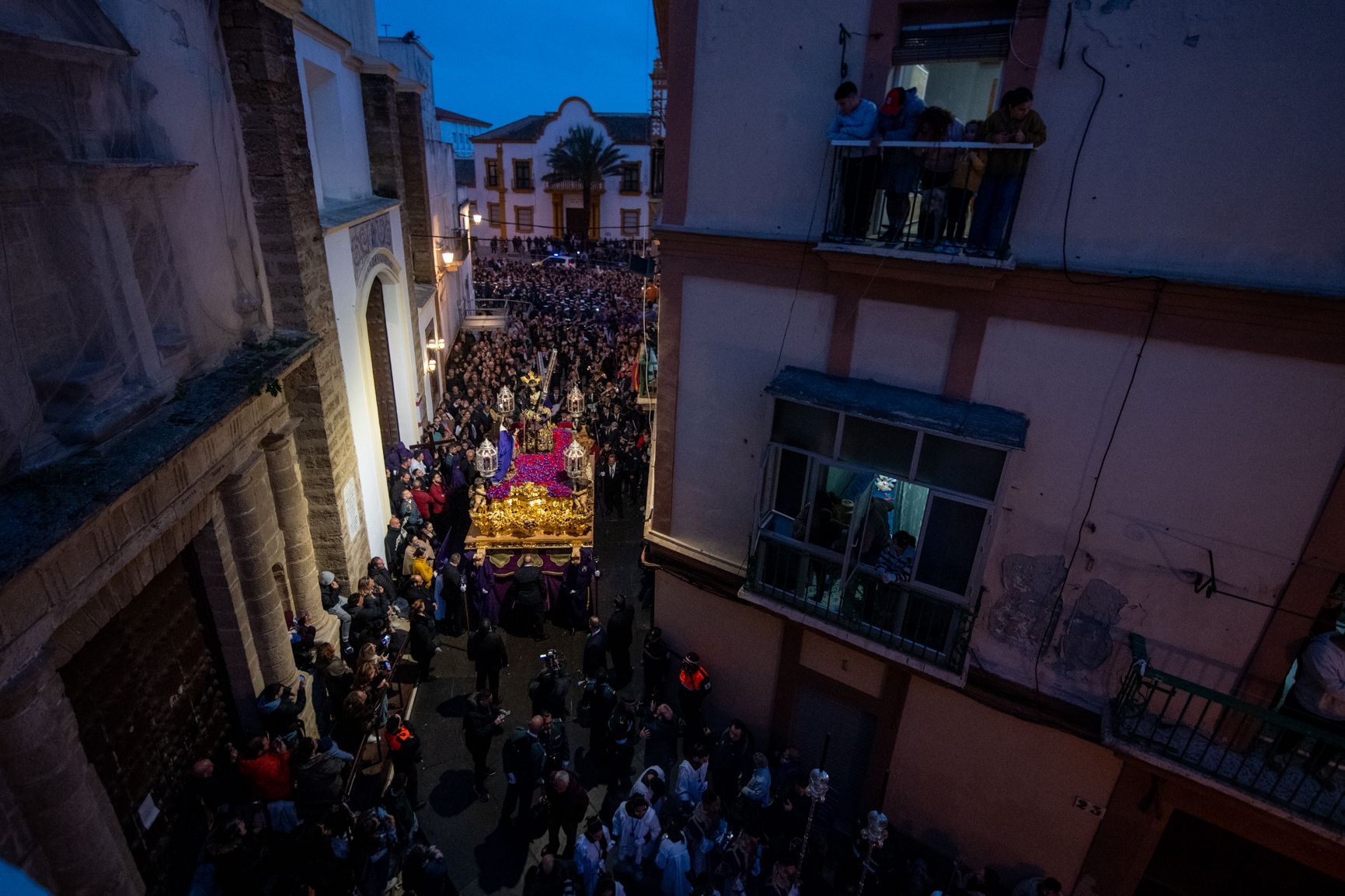 las imágenes del Jueves Santo y la madrugá en Cádiz 