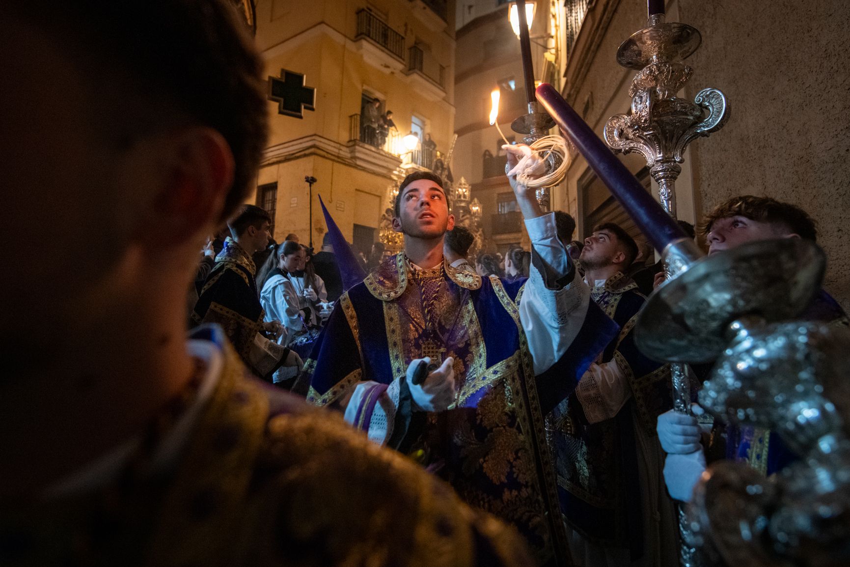 las imágenes del Jueves Santo y la madrugá en Cádiz 