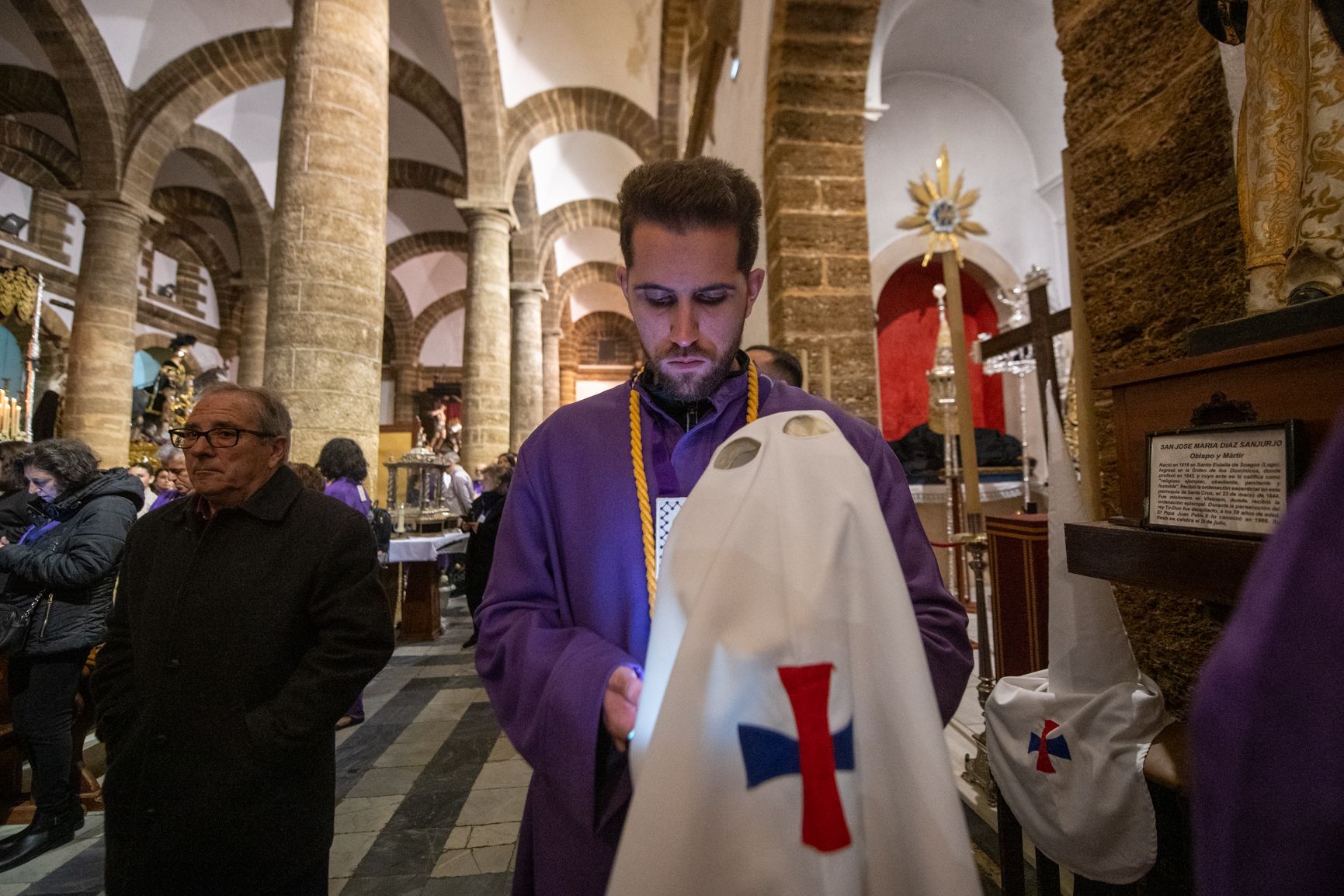 las imágenes del Jueves Santo y la madrugá en Cádiz 