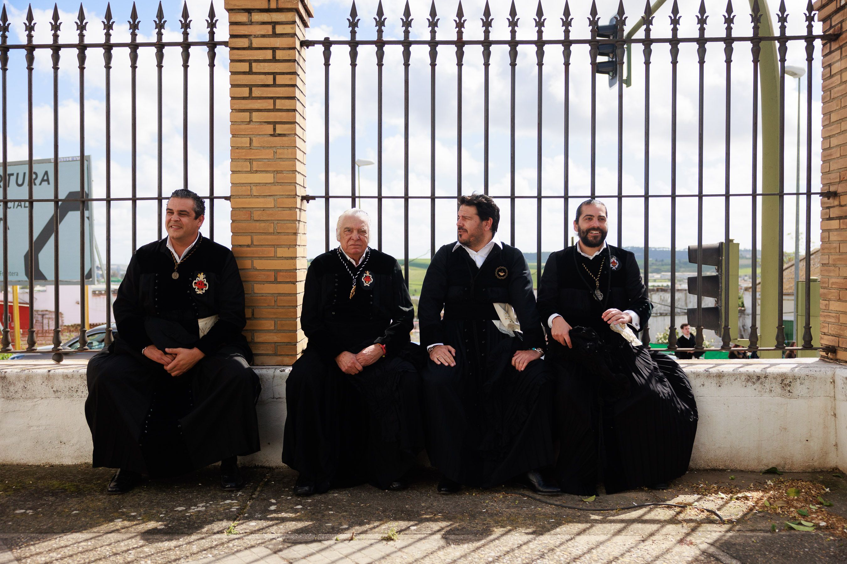 Salió el sol para el Cristo, pero tuvo que refugiarse en San Francisco el Viernes Santo en Jerez 