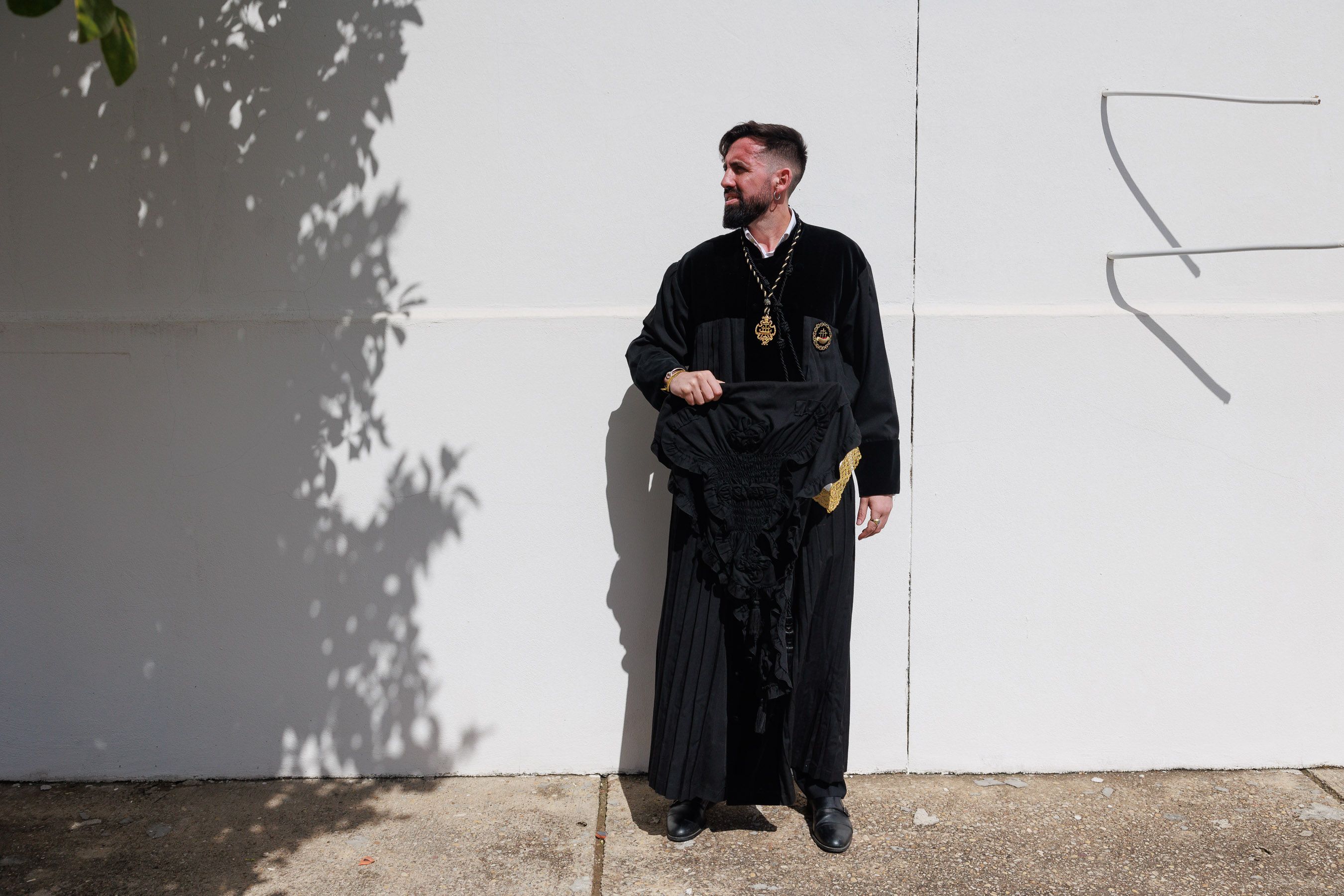 Salió el sol para el Cristo, pero tuvo que refugiarse en San Francisco el Viernes Santo en Jerez 