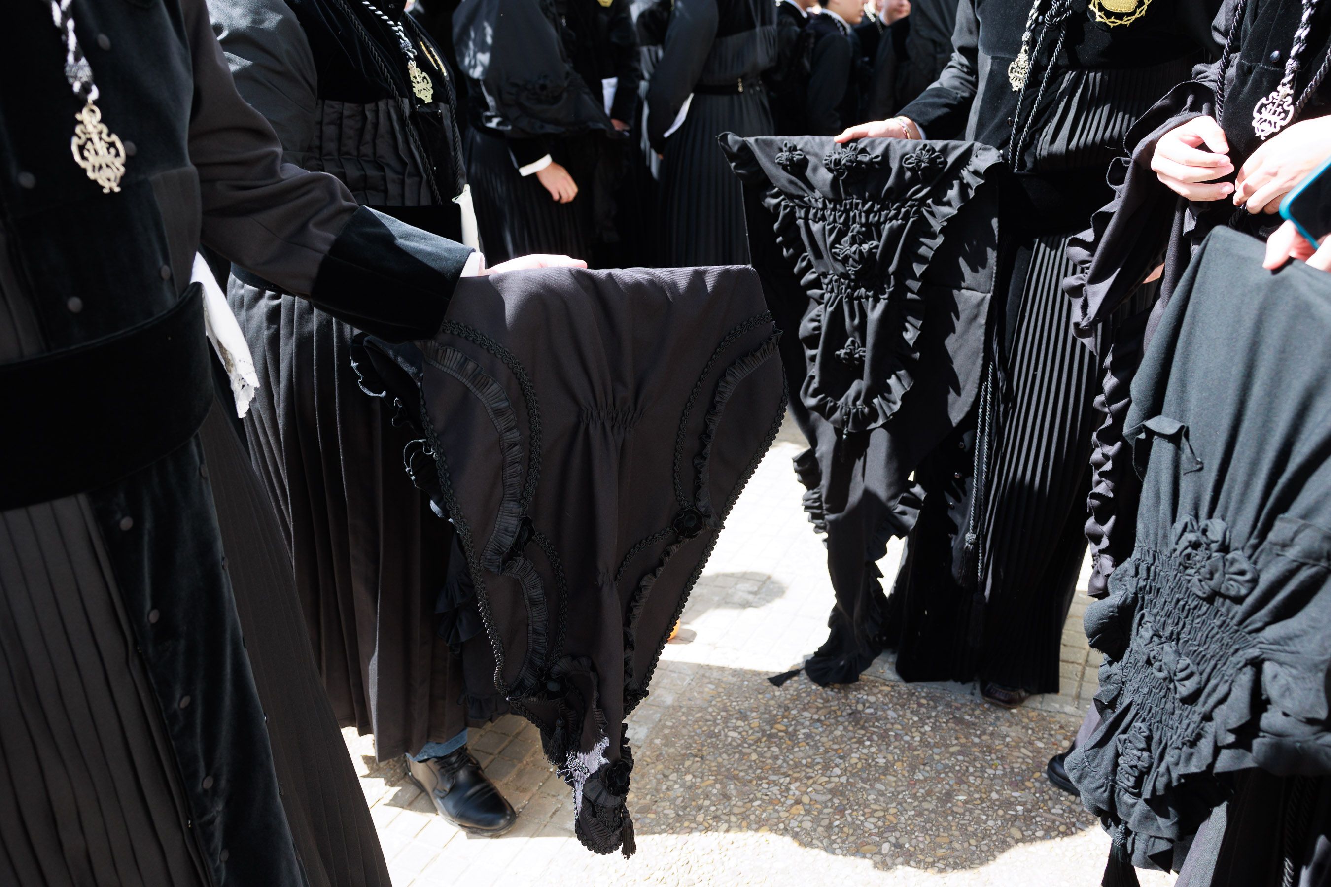 Salió el sol para el Cristo, pero tuvo que refugiarse en San Francisco el Viernes Santo en Jerez 