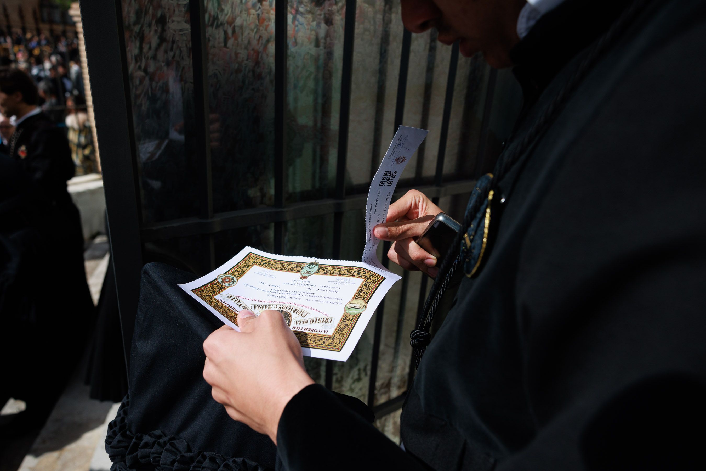 Salió el sol para el Cristo, pero tuvo que refugiarse en San Francisco el Viernes Santo en Jerez 