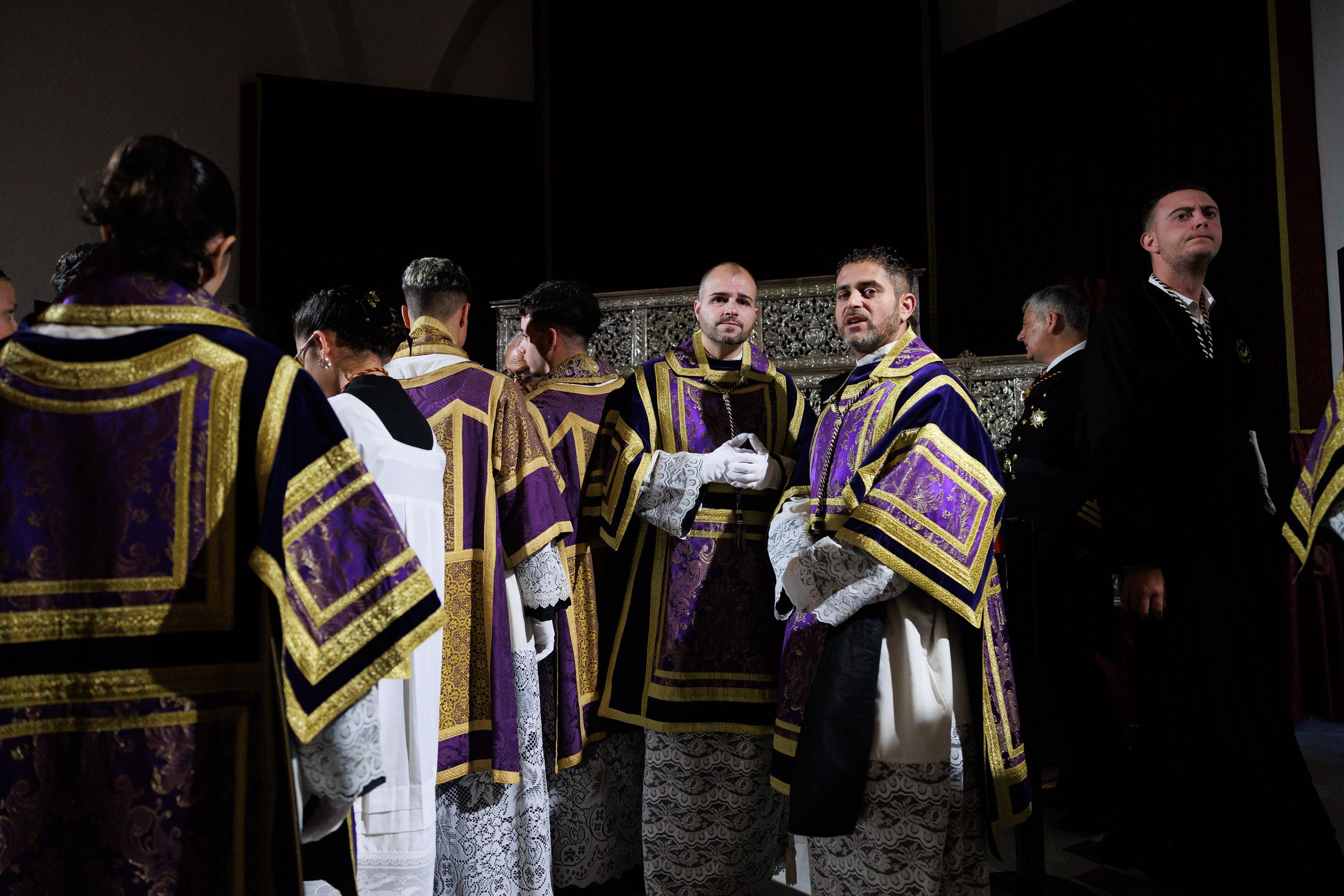 Salió el sol para el Cristo, pero tuvo que refugiarse en San Francisco el Viernes Santo en Jerez 